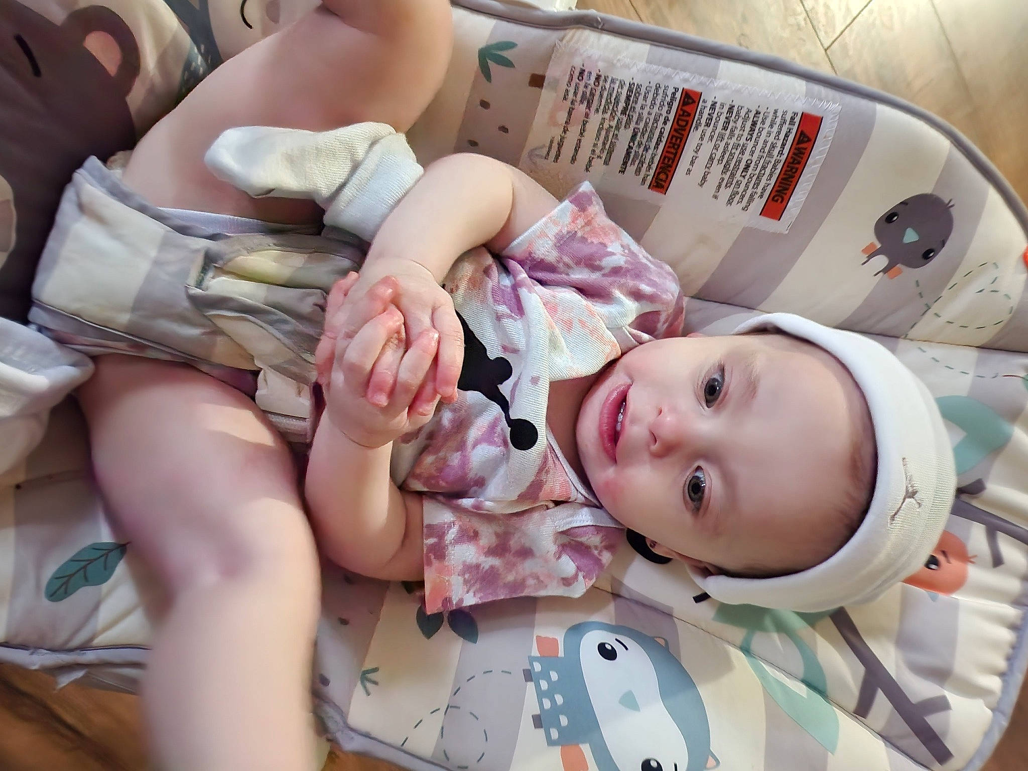 Elayasia is registered to the contest to win money with this photo: abdomen, baby, baby_toddler_clothing, cheek, chest, child, comfort, eyelash, human_leg, knee, mouth, nail, person, pink, skin, smile, textile, thigh, thumb, toddler