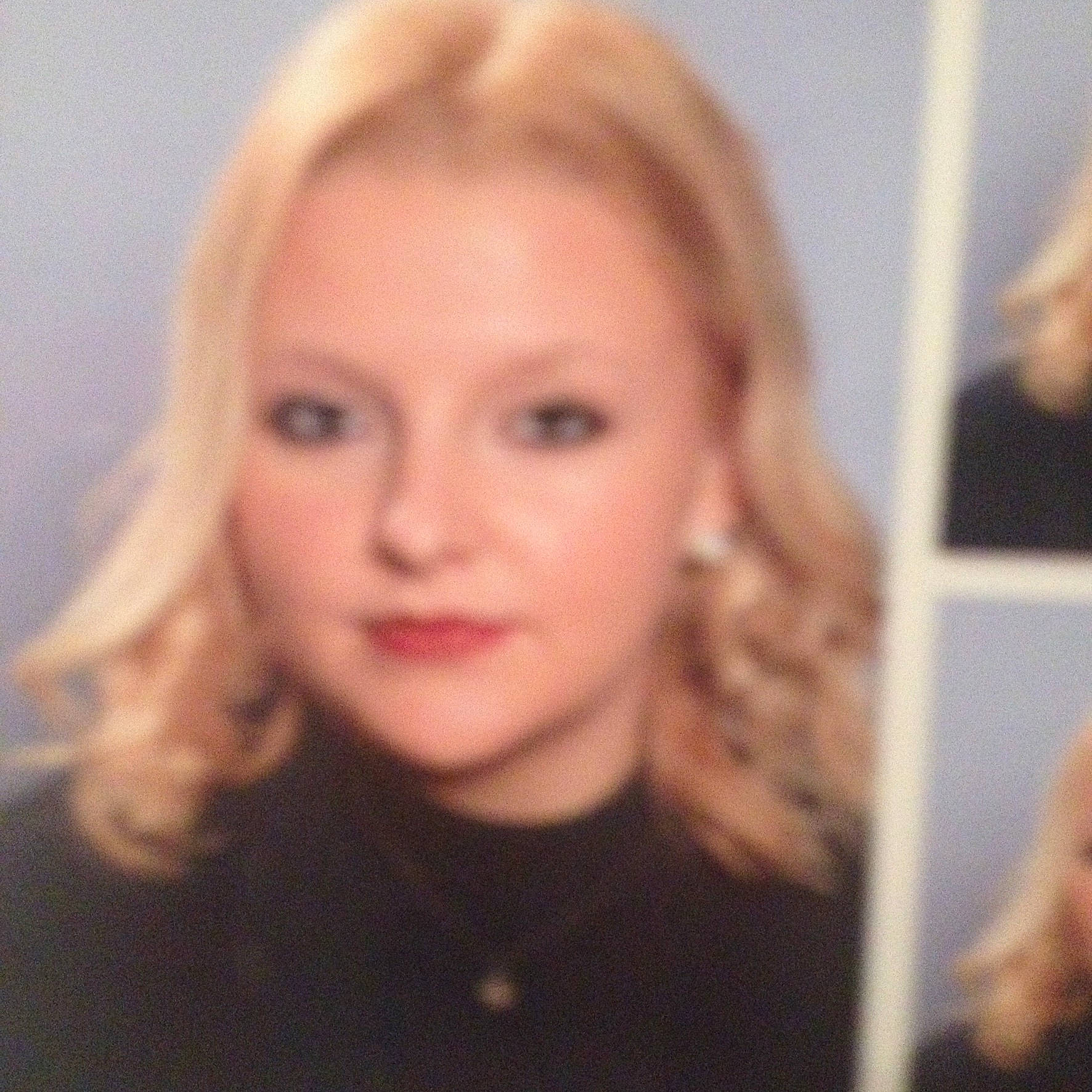 Morgane participe au concours pour gagner de l'argent avec cette photo : beauty, blond, brown_hair, cheek, chin, eyebrow, eyelash, forehead, girl, hair, hair_coloring, hairstyle, human_hair_color, jaw, layered_hair, lip, long_hair, nose, person, selfie