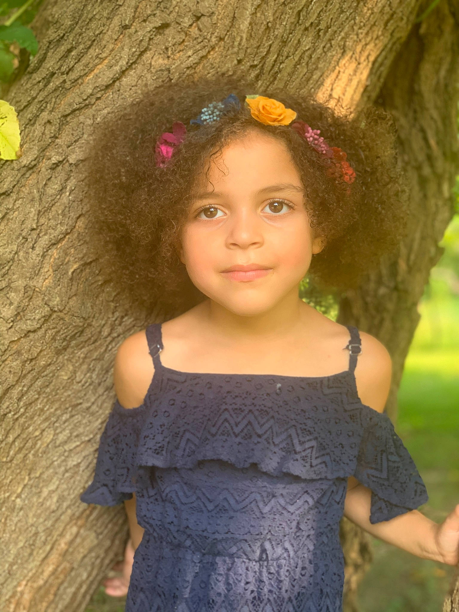 Remy is registered to the contest to win money with this photo: chin, clothing, eye, face, flash_photography, hair, happy, head, human_body, iris, joy, leaf, lip, nature, neck, organ, people_in_nature, person, plant, skin