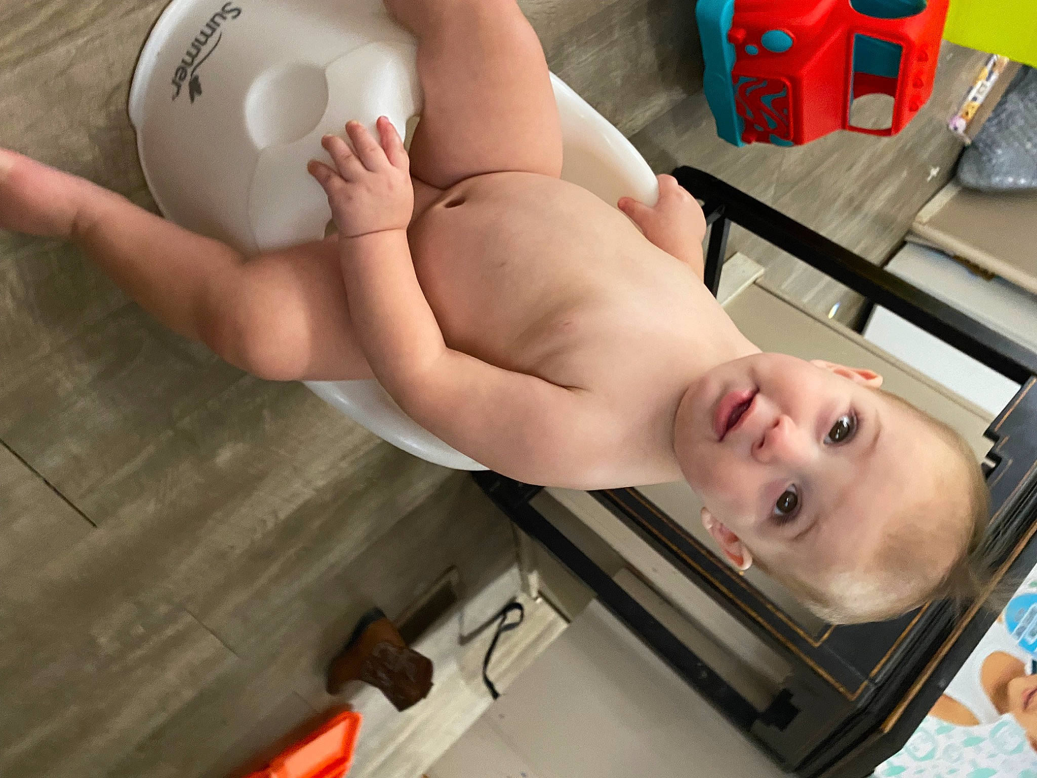 Ezekiel is registered to the contest to win money with this photo: abdomen, chest, child, comfort, elbow, flesh, foot, gas, human_leg, joint, knee, leg, muscle, person, room, smile, stomach, thigh, thumb, toddler