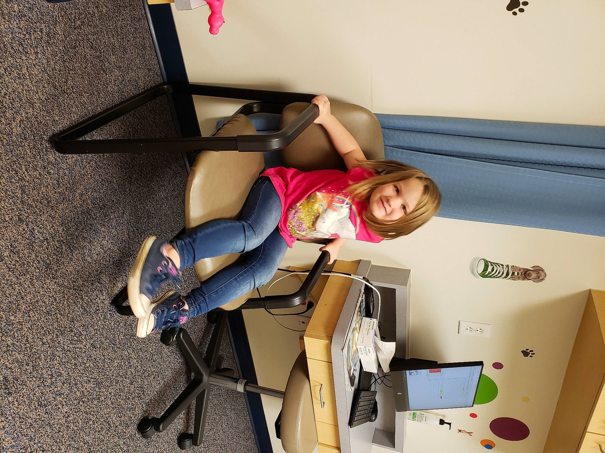 Aleah is registered to the contest to win money with this photo: child, desk, joy, leg, person, sitting