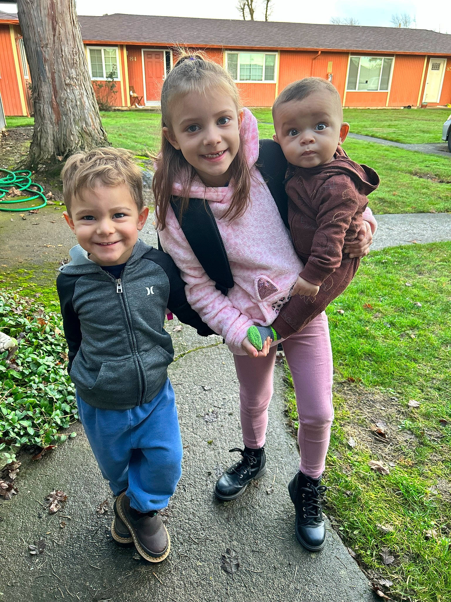 Ariela is registered to the contest to win money with this photo: baby, baby_toddler_clothing, child, event, footwear, fun, gesture, grass, grass_family, happy, joy, lawn, leisure, people_in_nature, person, plant, shoe, smile, sneakers, summer