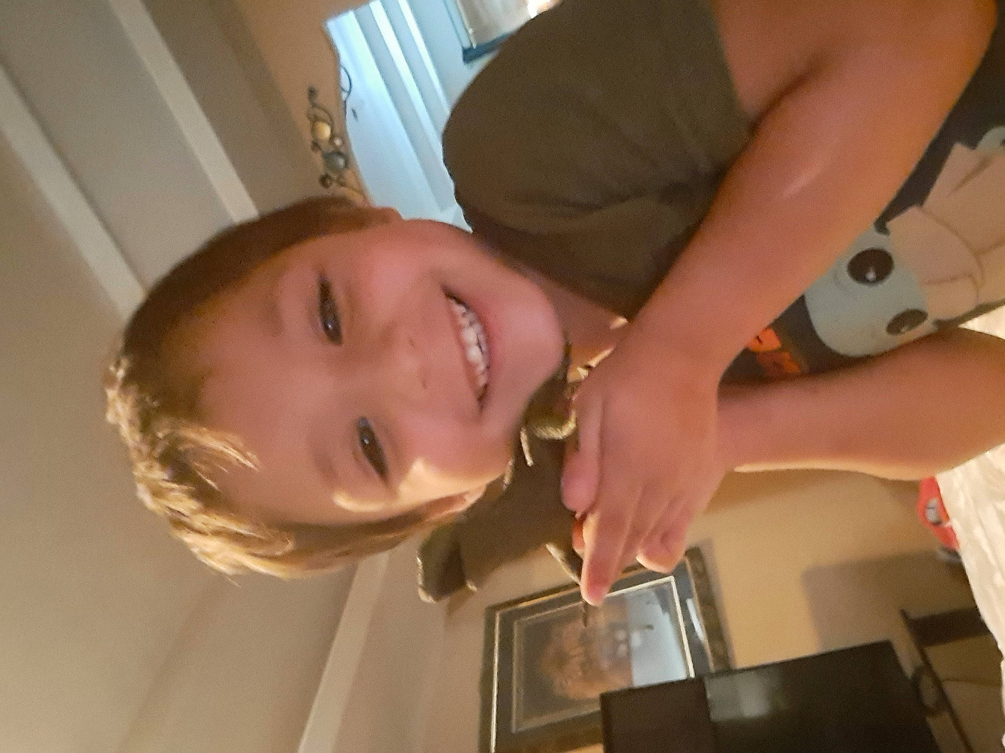 Jayson is registered to the contest to win money with this photo: cooking, ear, elbow, eyelash, finger, fun, gesture, happy, human_leg, jaw, joint, joy, mouth, nail, neck, person, shoulder, skin, smile, throat