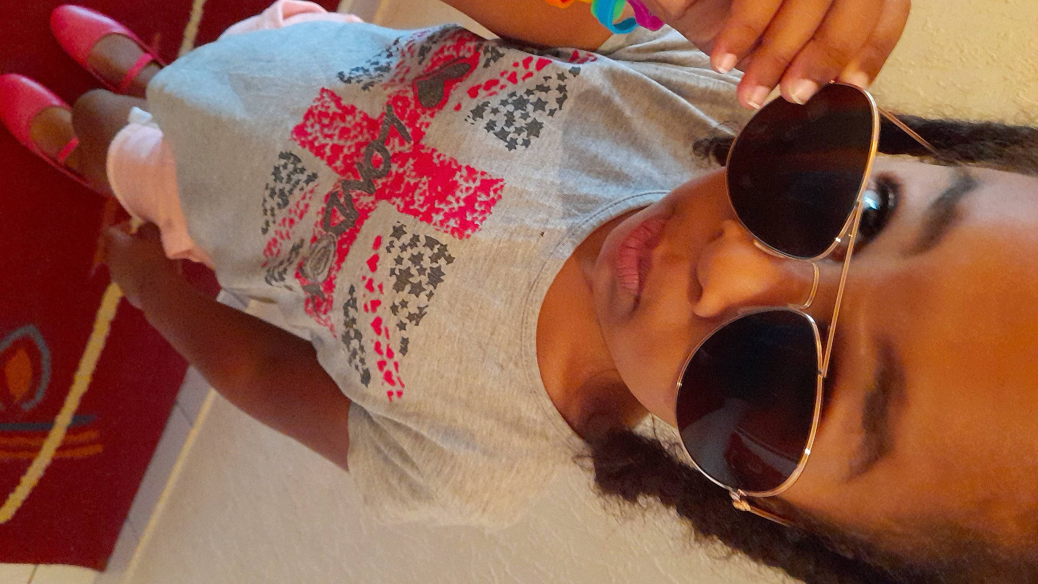 Lilwenn a rejoint le concours — aidez-le/la à gagner de superbes lots ! chest, child, eye_glass_accessory, eyewear, finger, fun, gesture, glasses, goggles, happy, hat, head, leisure, lip, mouth, nail, nose, person, personal_protective_equipment, sunglasses