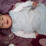 Shayna a rejoint le concours — aidez-le/la à gagner de superbes lots ! baby, baby_sleeping, beauty, bedtime, birth, cheek, child, ear, eye, hand, happy, head, mouth, nose, pink, product, skin, sleep, smile, toddler