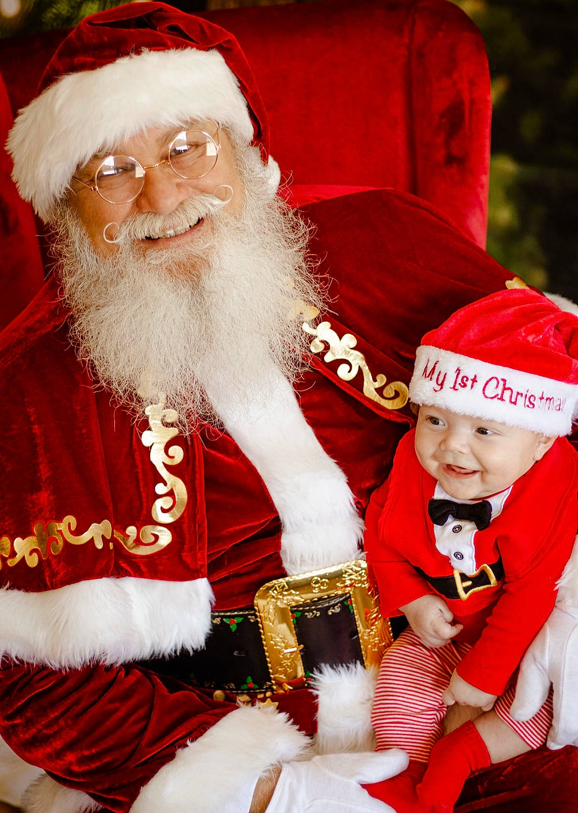 Jenson joined the competition — help win amazing prizes! beard, christmas, christmas_eve, costume_hat, event, face, facial_expression, facial_hair, fictional_character, fur, happy, hat, headwear, holiday, joy, lap, mammal, person, red, santa_claus