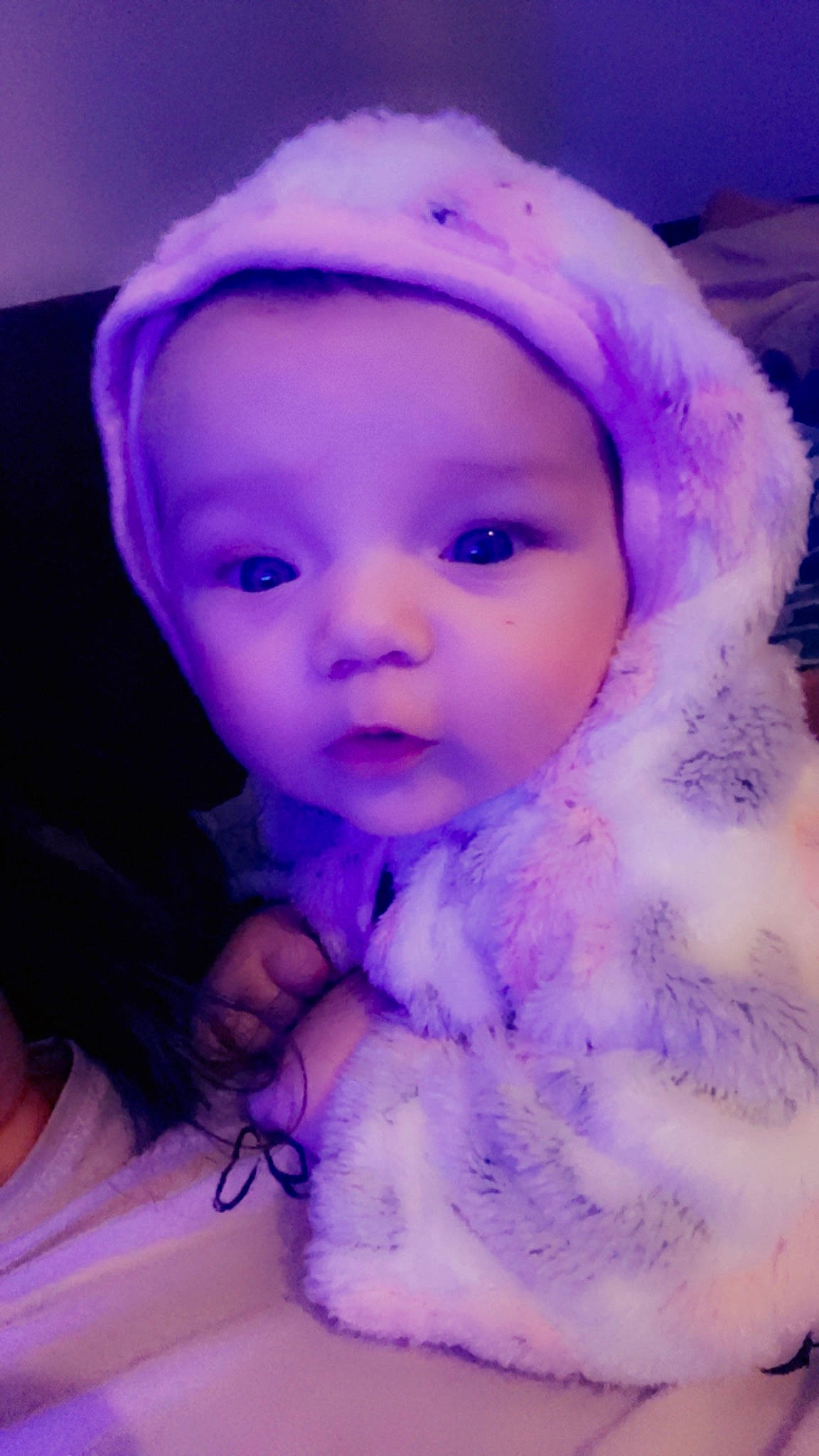 Aya a rejoint le concours — aidez-le/la à gagner de superbes lots ! baby, baby_toddler_clothing, child, dress, electric_blue, eyelash, fashion_accessory, fun, fur, happy, hat, headwear, iris, lip, magenta, person, pink, plant, purple, skin