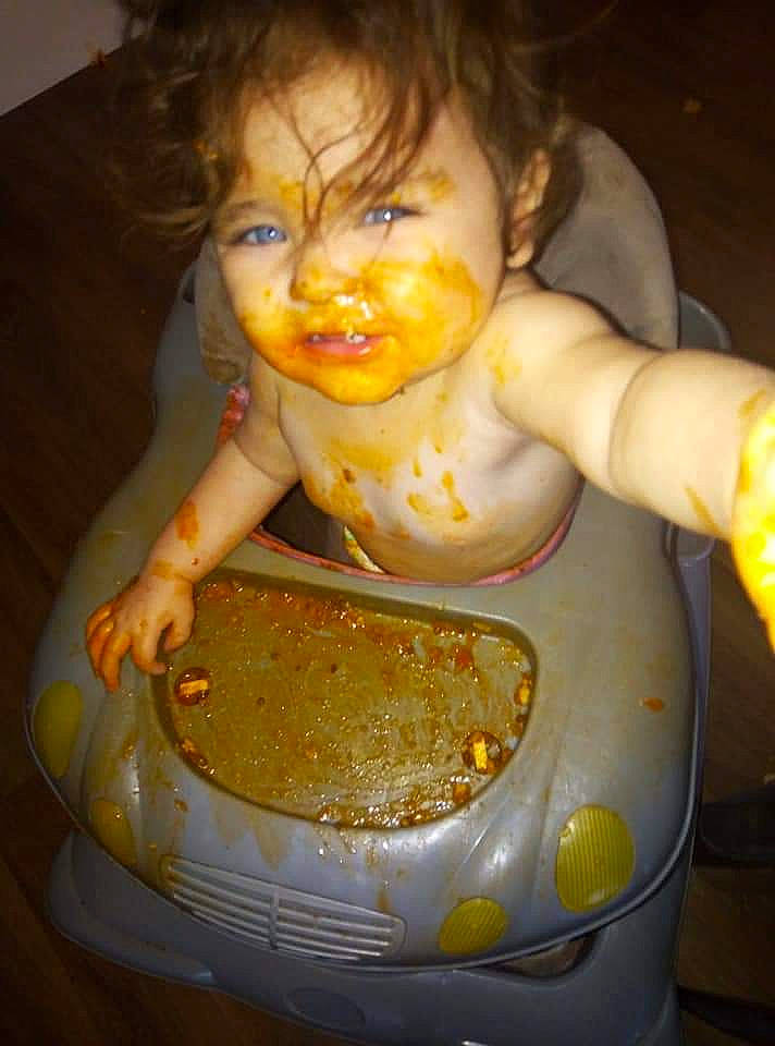 Jade a rejoint le concours — aidez-le/la à gagner de superbes lots ! child, eating, face, food, head, infant, junk_food, mouth, person, toddler, yellow