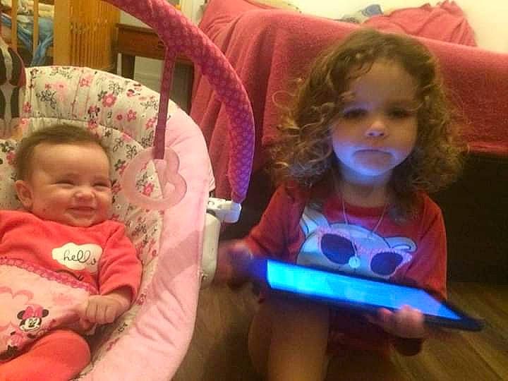 Jade a rejoint le concours — aidez-le/la à gagner de superbes lots ! bedtime, cheek, child, day, ear, fun, infant, iris, mouth, organ, person, play, product, toddler, toy