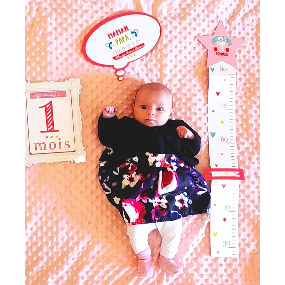 Lina participe au concours pour gagner de l'argent avec cette photo : baby, baby_products, baby_toddler_clothing, child, craft, creative_arts, font, linens, magenta, paper, paper_product, pattern, person, pink, rectangle, room, sleeve, t_shirt, textile, toddler