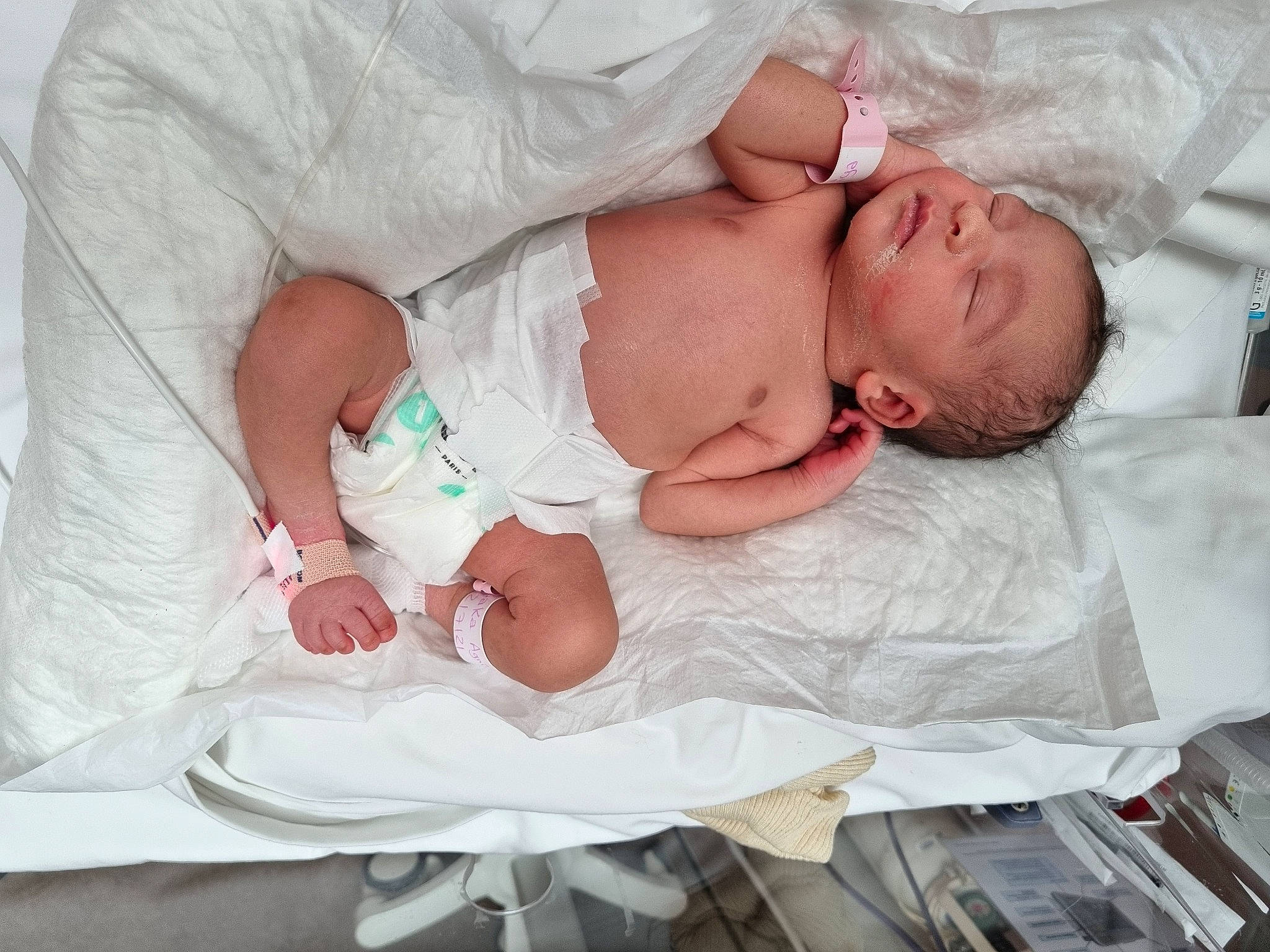 Agniya a rejoint le concours — aidez-le/la à gagner de superbes lots ! abdomen, baby, baby_products, baby_sleeping, baby_toddler_clothing, bedding, bedtime, child, comfort, event, hat, head, linens, nap, pattern, person, room, skin, sleep, textile