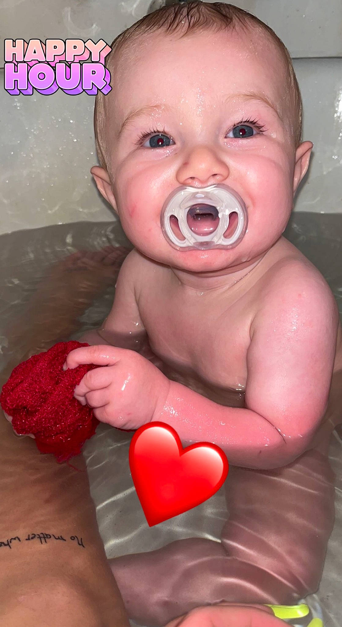 Giovanni is registered to the contest to win money with this photo: baby, cheek, chin, eyebrow, face, facial_expression, finger, gesture, hand, happy, human_body, lip, mouth, muscle, neck, nose, organ, person, pink, skin