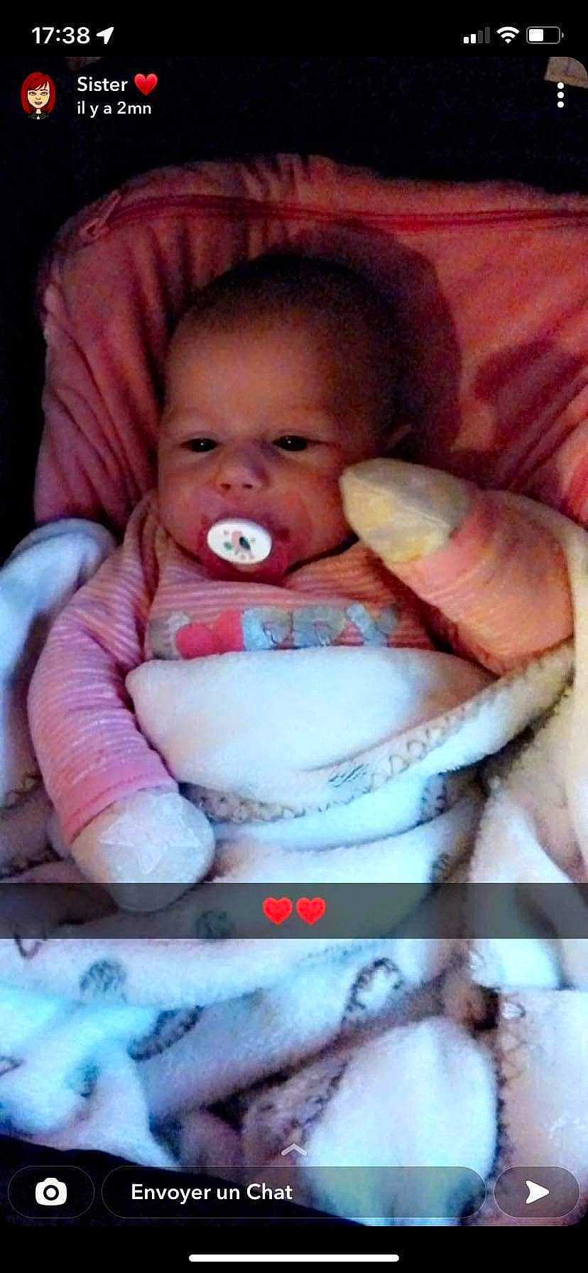 Mallya participe au concours pour gagner de l'argent avec cette photo : baby, baby_products, baby_toddler_clothing, cheek, child, comfort, eye, finger, fun, happy, human_body, iris, linens, lip, mouth, nose, person, pink, skin, textile