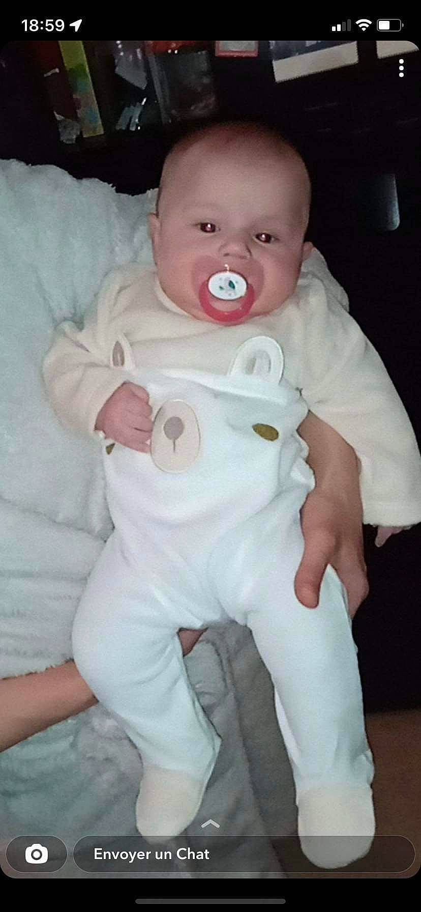 Mallya a rejoint le concours — aidez-le/la à gagner de superbes lots ! baby, baby_products, baby_toddler_clothing, cheek, child, comfort, eye, face, happy, head, human_body, linens, nose, person, sitting, sleeve, textile, thumb, toddler