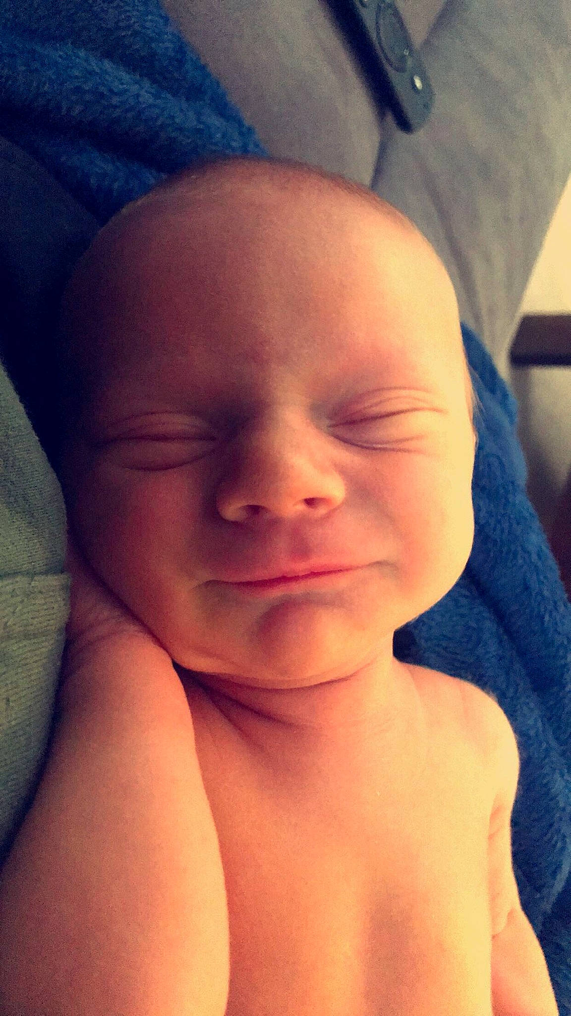 Aris is registered to the contest to win money with this photo: baby, beauty, cheek, child, chin, close_up, ear, eye, eyebrow, face, facial_expression, forehead, head, lip, mouth, nose, person, skin, sleep, smile