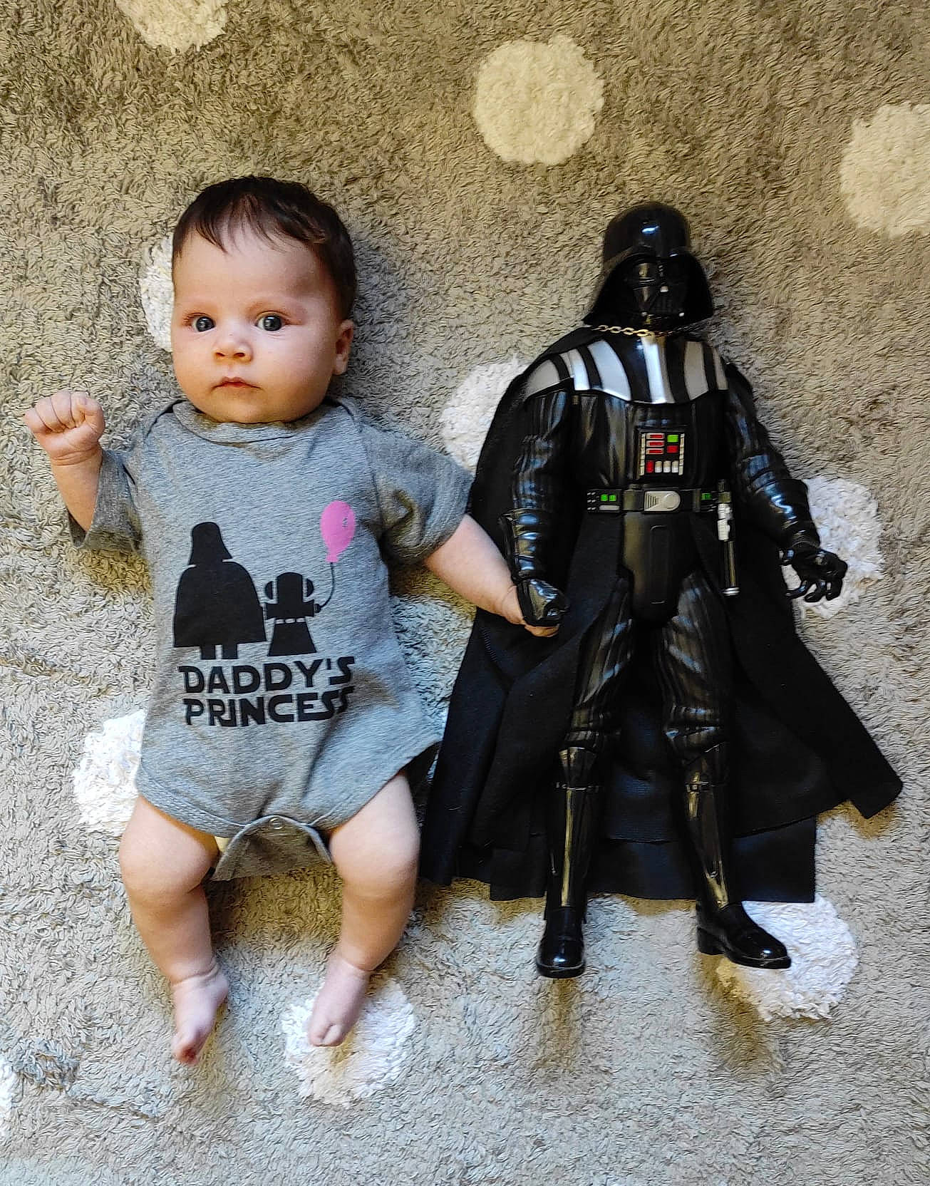 Violeta a rejoint le concours — aidez-le/la à gagner de superbes lots ! action_figure, armour, baby_toddler_clothing, breastplate, cape, cloak, costume, darth_vader, doll, fictional_character, figurine, gesture, happy, knight, person, personal_protective_equipment, sleeve, supervillain, t_shirt, toddler