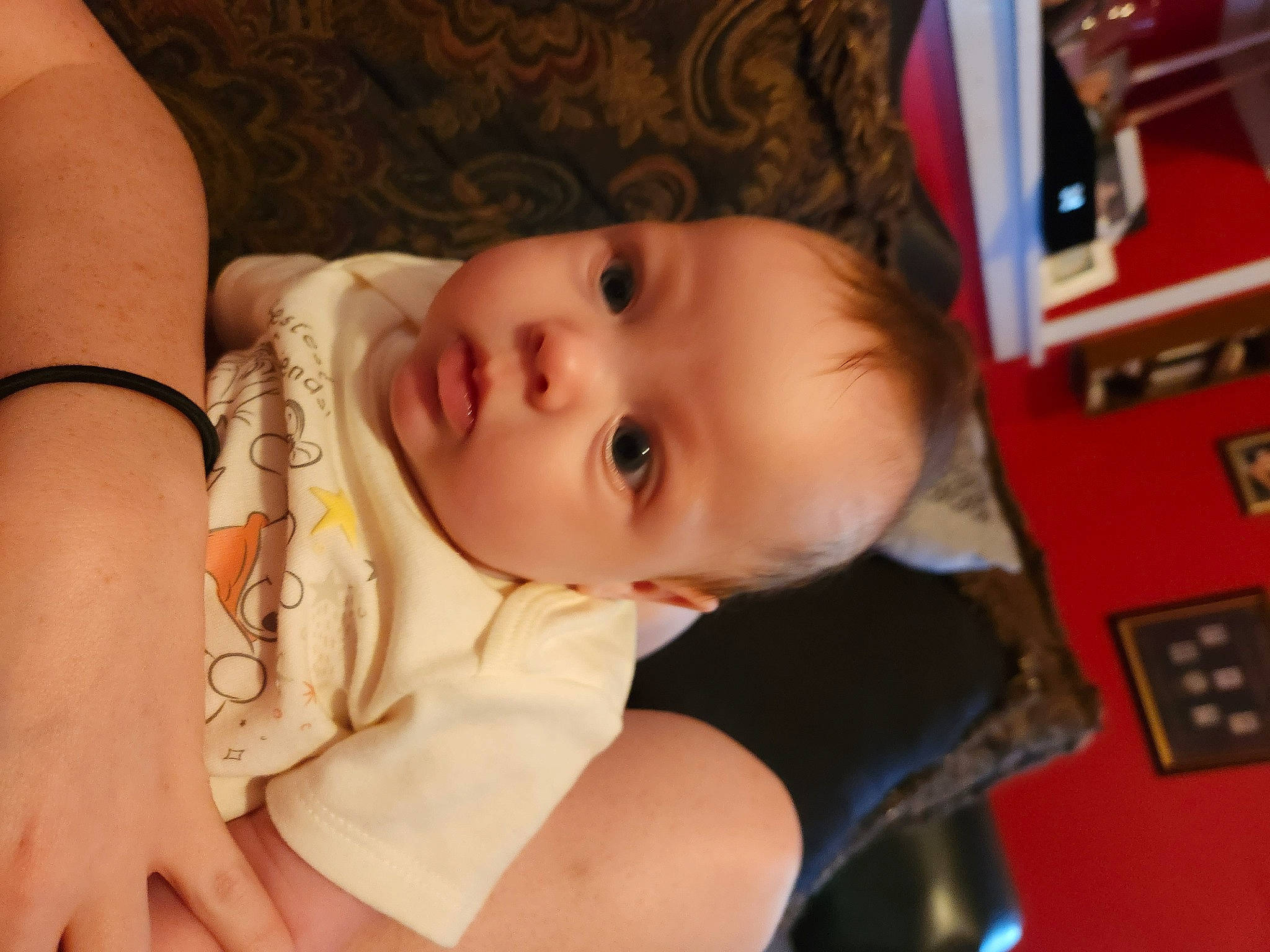 Hannah is registered to the contest to win money with this photo: baby, cheek, chest, chin, eye, eyelash, facial_expression, finger, glasses, hairstyle, head, human_body, iris, lip, mouth, nose, person, skin, toddler, trunk