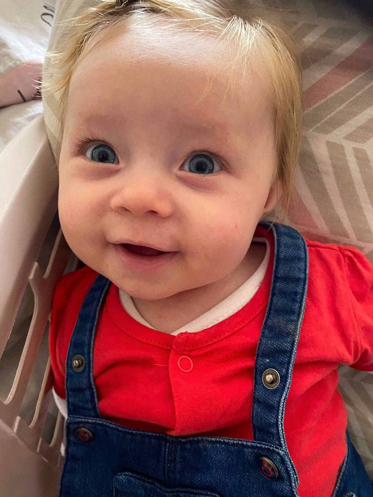 Mya a rejoint le concours — aidez-le/la à gagner de superbes lots ! baby_toddler_clothing, cheek, chin, ear, eyebrow, eyelash, face, forehead, hair, hairstyle, happy, head, iris, lip, mouth, nose, person, skin, sleeve, smile