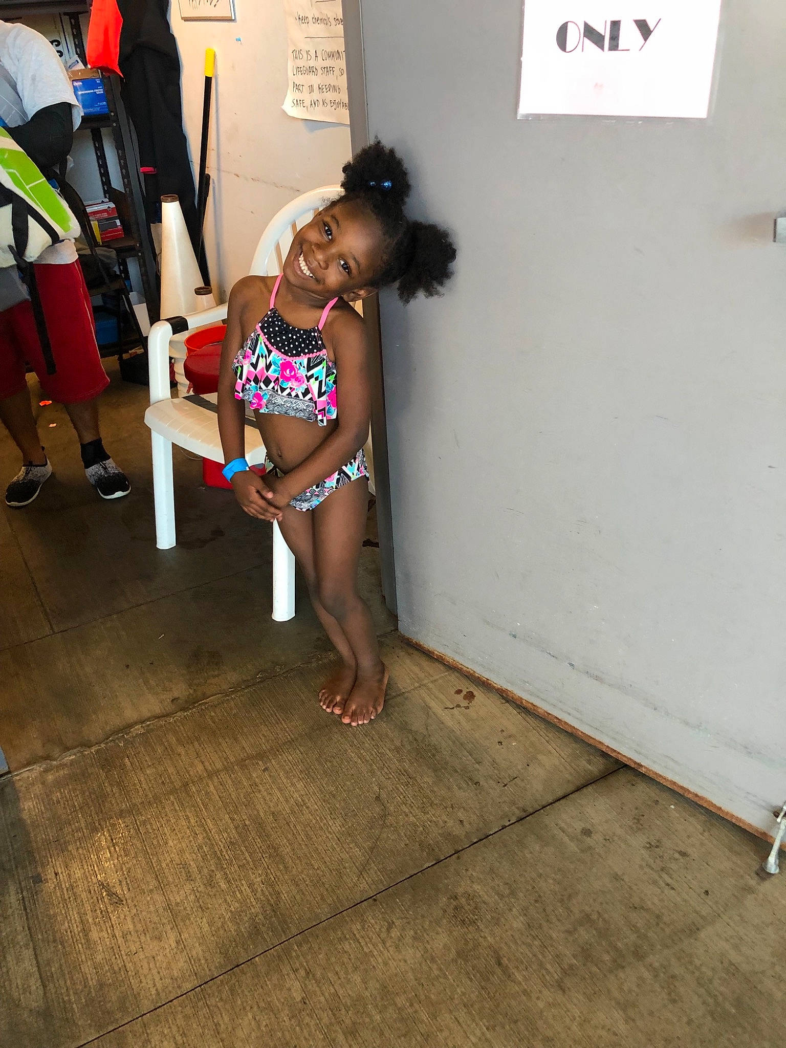 Kamia Smith is registered to the contest to win money with this photo: barefoot, child, floor, flooring, fun, human_leg, joy, leg, person, photography, room, thigh, vacation