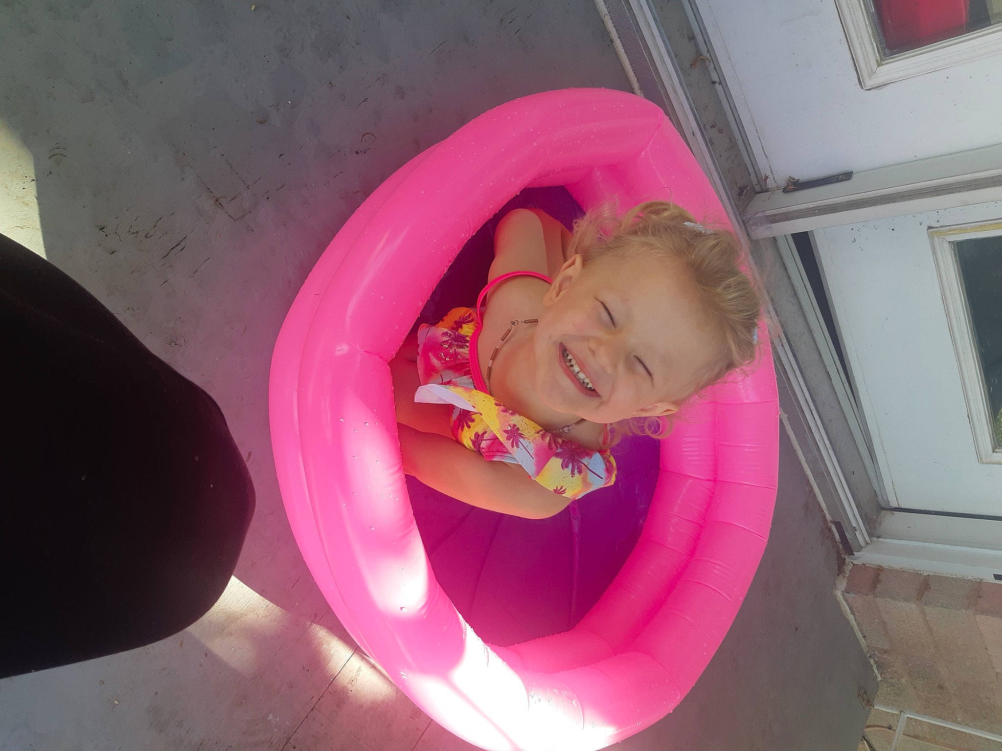 Mylah participe au concours pour gagner de l'argent avec cette photo : baby_laughing, baby_toddler_clothing, child, circle, comfort, eye, fun, hair, happy, head, house, joy, leisure, magenta, person, pink, play, purple, room, smile