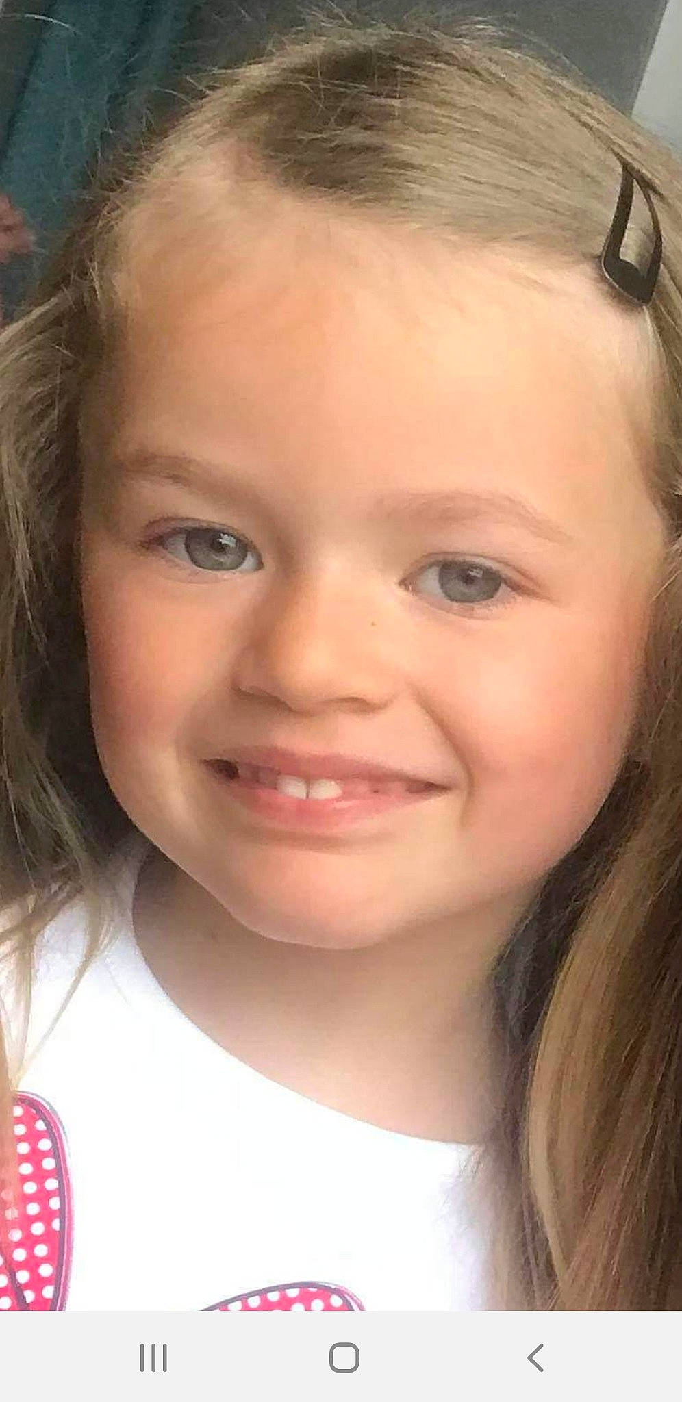 Lola participe au concours pour gagner de l'argent avec cette photo : beauty, blond, cheek, child, chin, close_up, eye, eyebrow, face, facial_expression, forehead, hair, hairstyle, head, joy, lip, nose, organ, person, skin