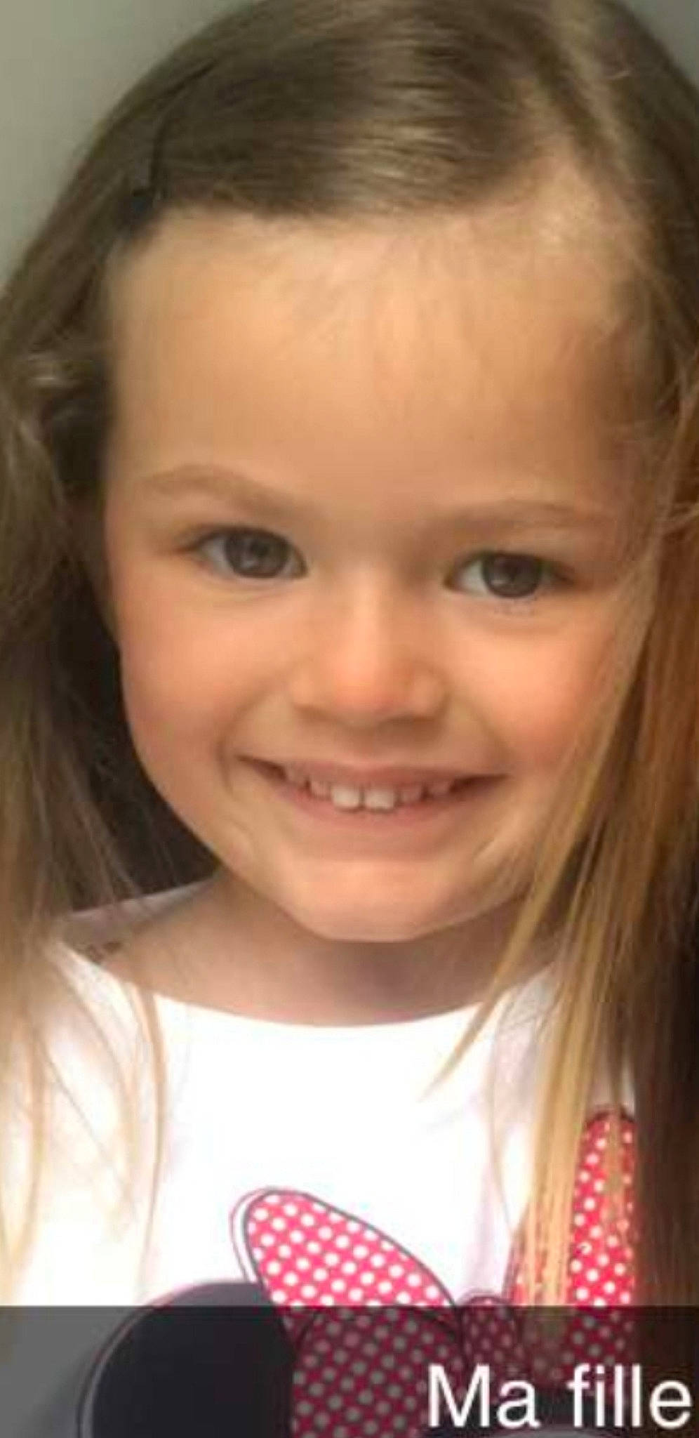 Lola a rejoint le concours — aidez-le/la à gagner de superbes lots ! beauty, blond, brown_hair, cheek, child, chin, eye, eyebrow, face, facial_expression, forehead, hair, hairstyle, head, joy, lip, nose, organ, person, skin