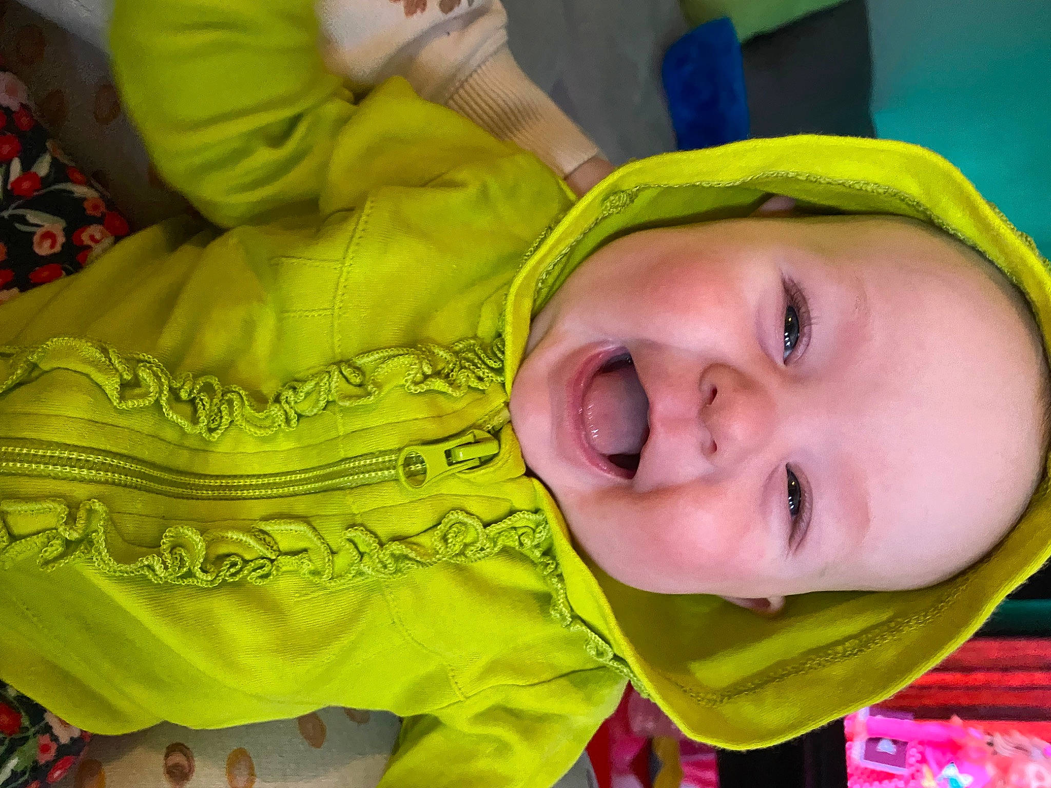 Marion participe au concours pour gagner de l'argent avec cette photo : baby, baby_laughing, baby_toddler_clothing, cheek, comfort, cool, fun, grass, happy, iris, leisure, lip, mouth, nose, person, product, skin, smile, toddler, tummy_time