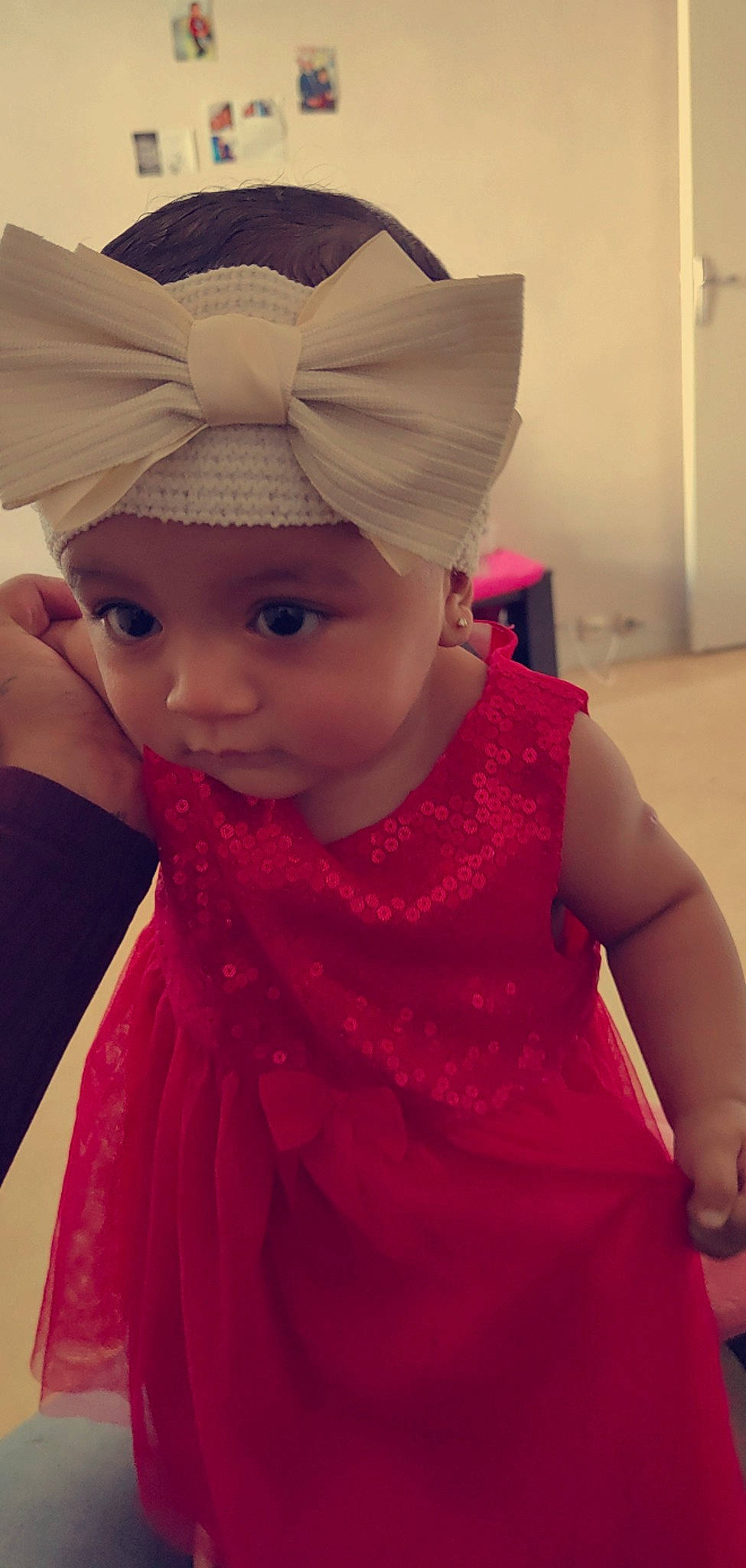 Aïcha participe au concours pour gagner de l'argent avec cette photo : baby, baby_toddler_clothing, cap, costume_hat, eye, face, fun, hairstyle, happy, hat, head, headgear, headwear, lip, magenta, neck, outerwear, person, pink, skin