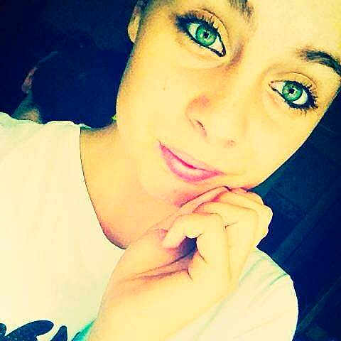 Krissy participe au concours pour gagner de l'argent avec cette photo :