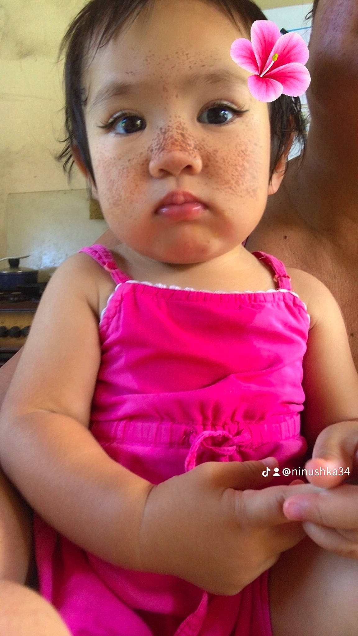 Kaïlea participe au concours pour gagner de l'argent avec cette photo : baby, baby_toddler_clothing, cheek, child, day_dress, eyelash, face, facial_expression, finger, flower, gesture, happy, hat, jewellery, lip, magenta, person, pink, skin, sleeve