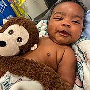 Meywan participe au concours pour gagner de l'argent avec cette photo : architecture, baby, blanket, bodypart, building, cushion, doll, face, finger, hand, happy, head, hospital, newborn, person, photography, portrait, smile, towel, toy