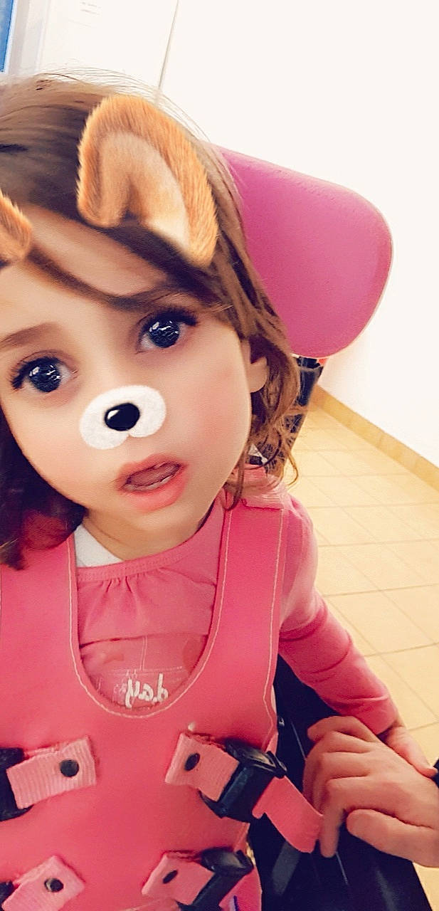 Malona a rejoint le concours — aidez-le/la à gagner de superbes lots ! brown_hair, cheek, child, ear, headgear, lip, nose, person, photography, pink, smile, toddler, toy