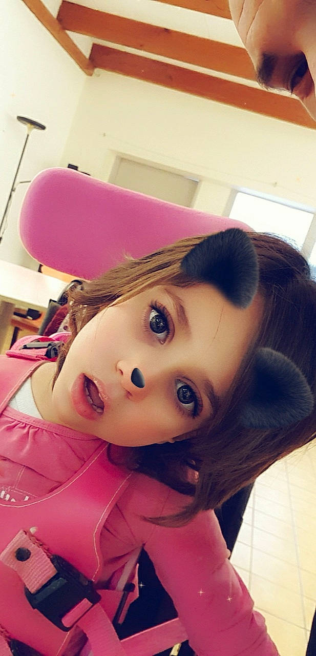 Malona a rejoint le concours — aidez-le/la à gagner de superbes lots ! beauty, black_hair, brown_hair, cheek, ear, eye, eyebrow, face, forehead, hair, hairstyle, head, lip, mouth, neck, nose, person, photography, pink, selfie