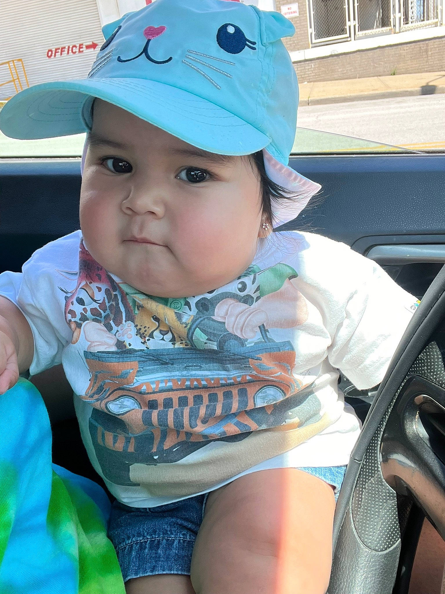 Yaretzi is registered to the contest to win money with this photo: baby, baby_toddler_clothing, baseball_cap, blue, cap, cool, fun, grass, green, happy, hat, headgear, headwear, helmet, leisure, person, shorts, skin, sleeve, thigh