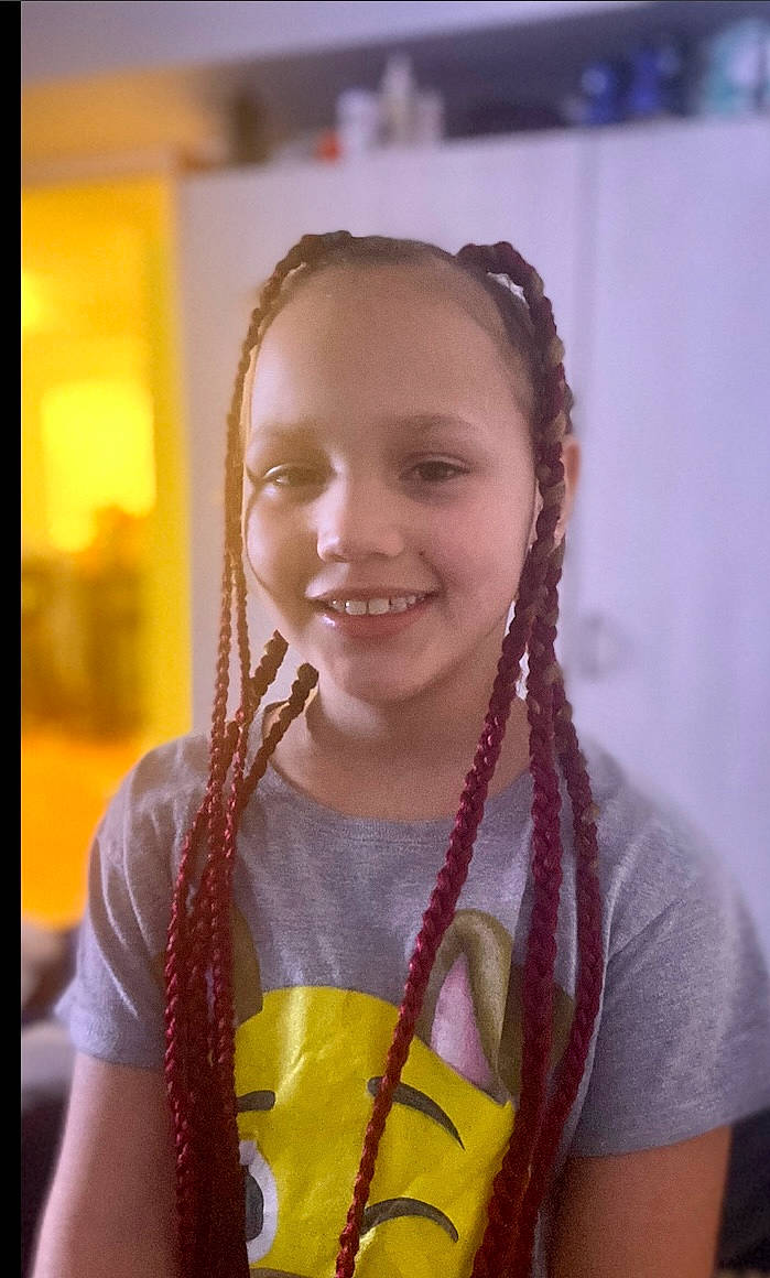 Alionna is registered to the contest to win money with this photo: abdomen, audio_equipment, beauty, black_hair, child, costume, earrings, event, fashion, fashion_accessory, flash_photography, fun, hairstyle, happy, human, human_body, jewellery, joy, leisure, necklace