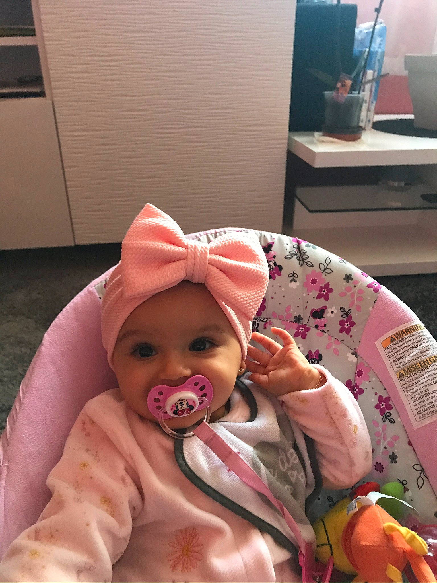 Yliana a rejoint le concours — aidez-le/la à gagner de superbes lots ! baby, cheek, child, headgear, joy, person, pink, toddler