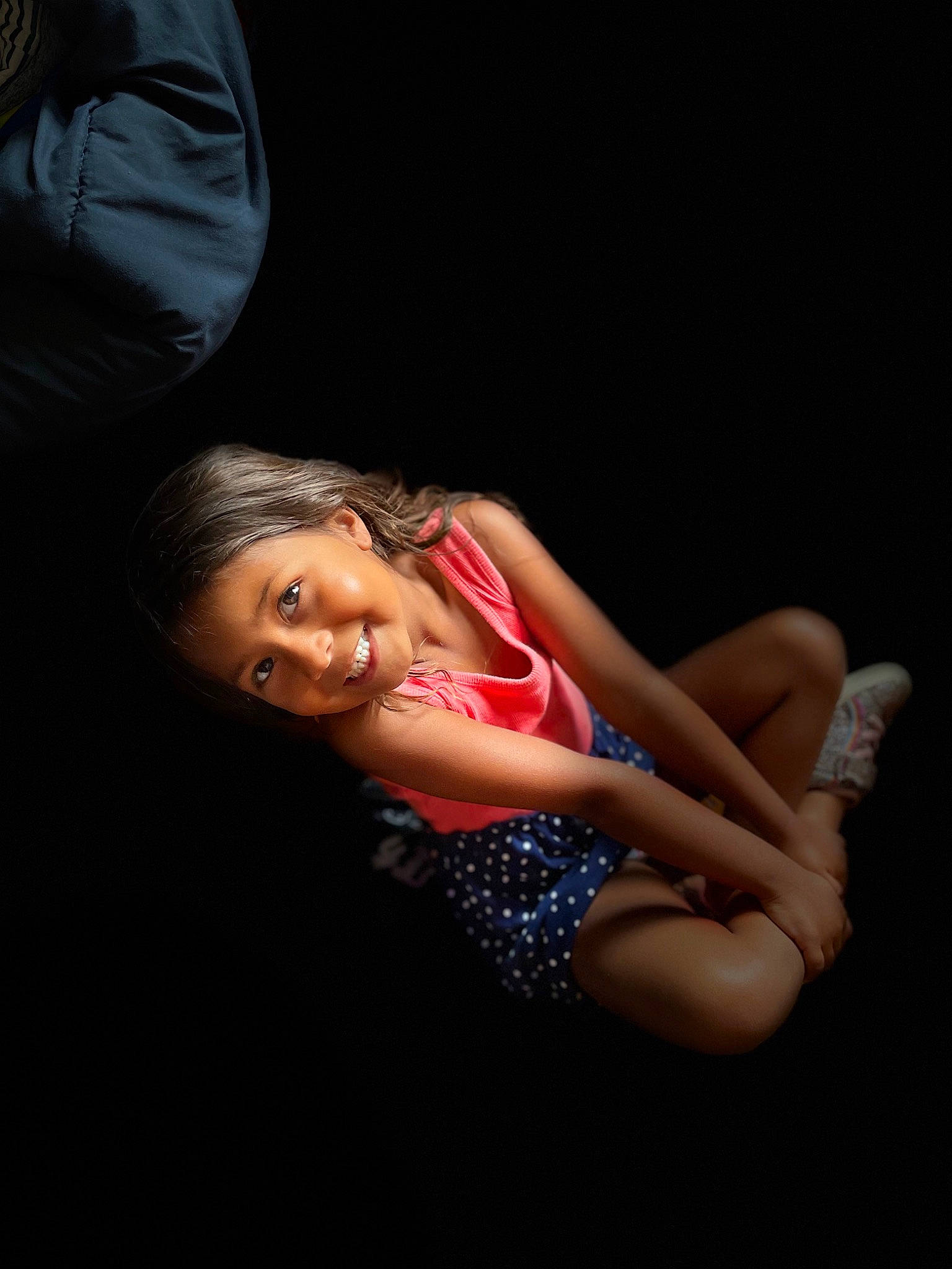 Adelina is registered to the contest to win money with this photo: blond, brown_hair, darkness, elbow, entertainment, event, fashion_design, flash_photography, fun, gesture, happy, human_leg, joint, joy, knee, long_hair, person, sitting, smile, thigh