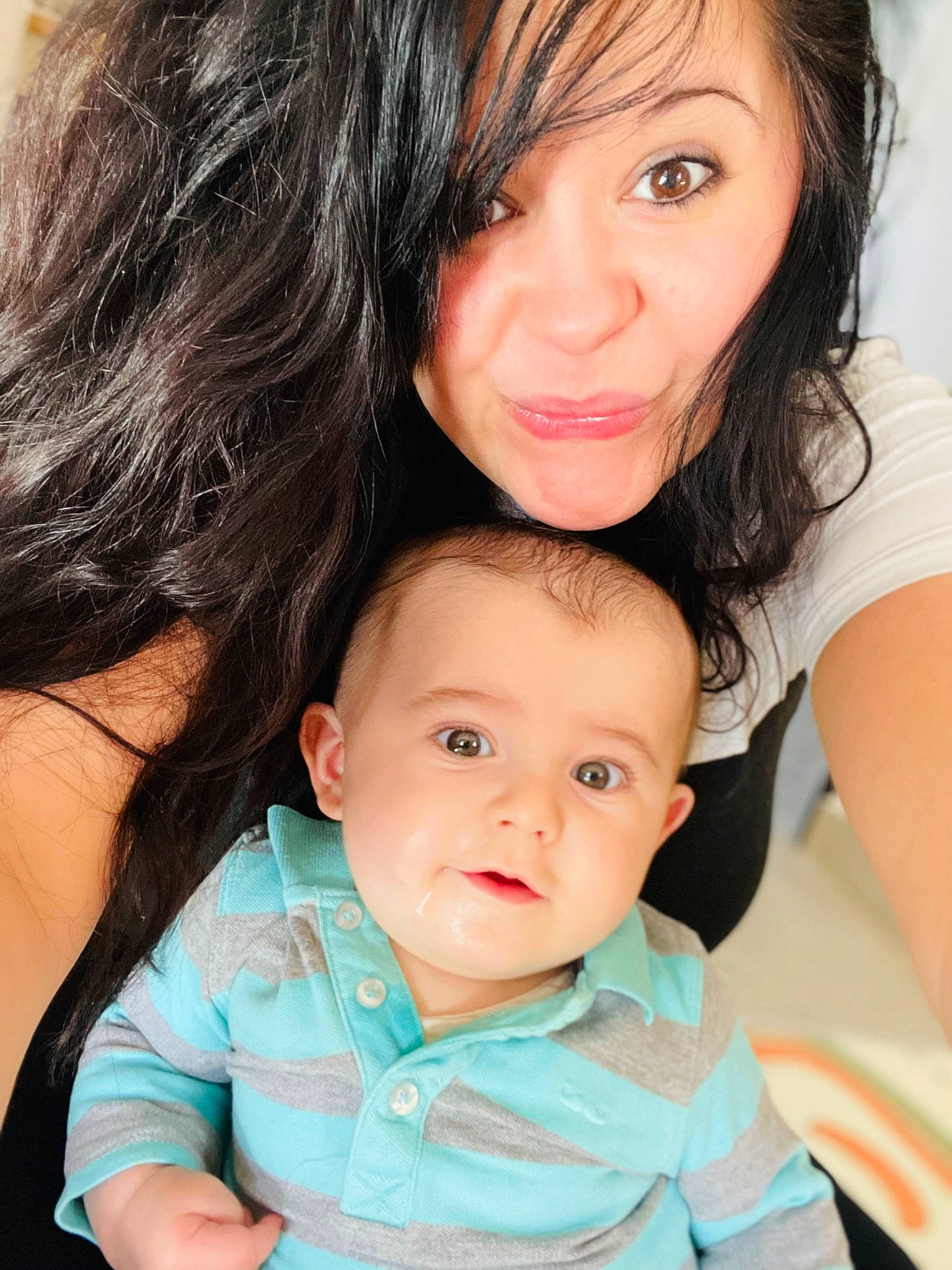 Mylio participe au concours pour gagner de l'argent avec cette photo : cheek, chin, eye, eyebrow, eyelash, face, facial_expression, gesture, hairstyle, happy, head, interaction, iris, lip, mouth, neck, nose, organ, person, product