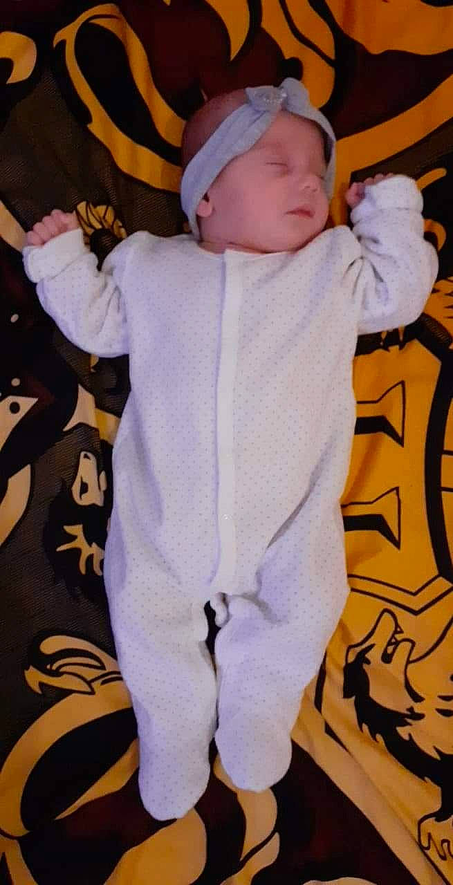 Madyson participe au concours pour gagner de l'argent avec cette photo : baby, baby_toddler_clothing, child, costume, headwear, person, product, toddler