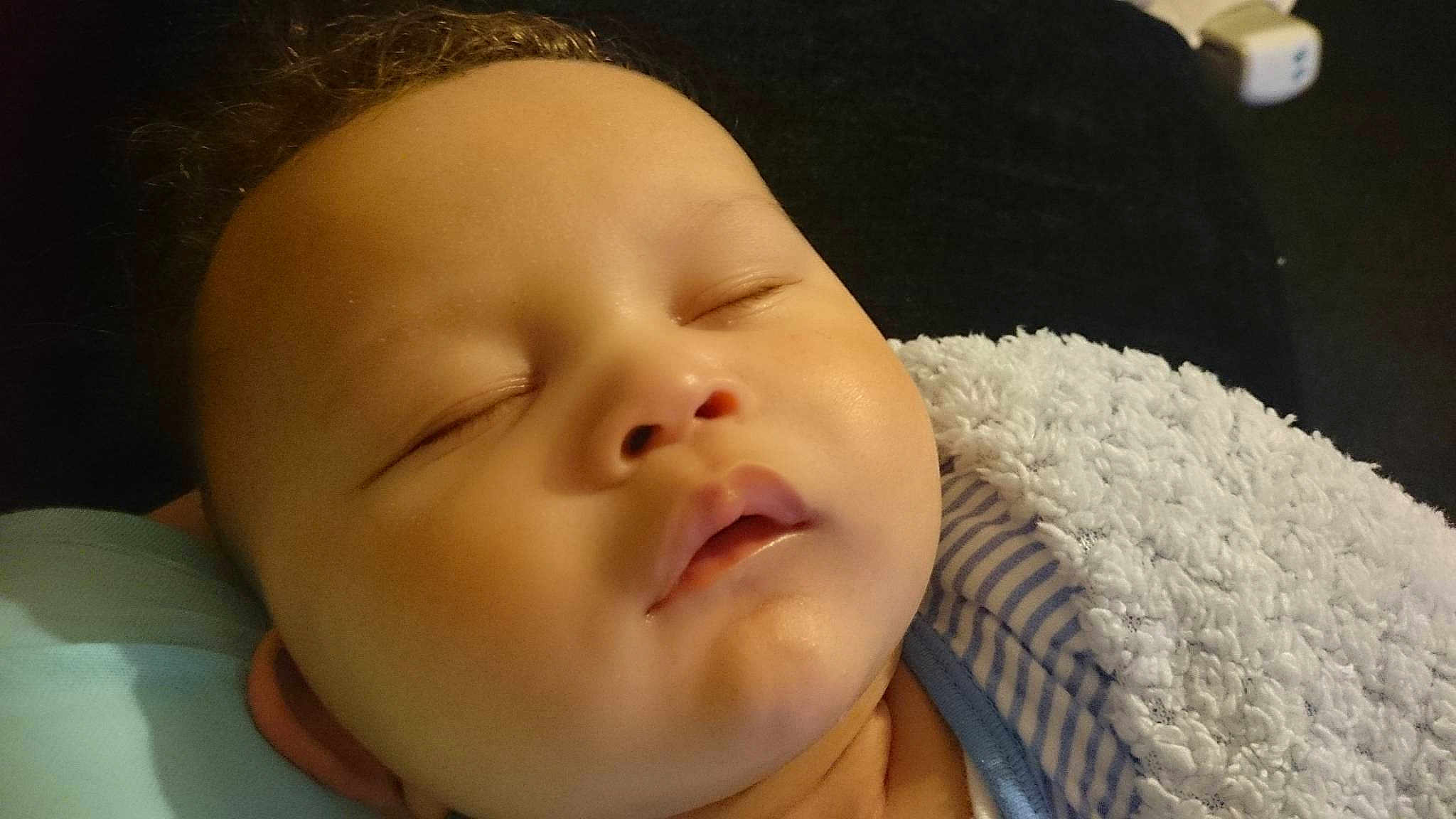 Eshan is registered to the contest to win money with this photo: