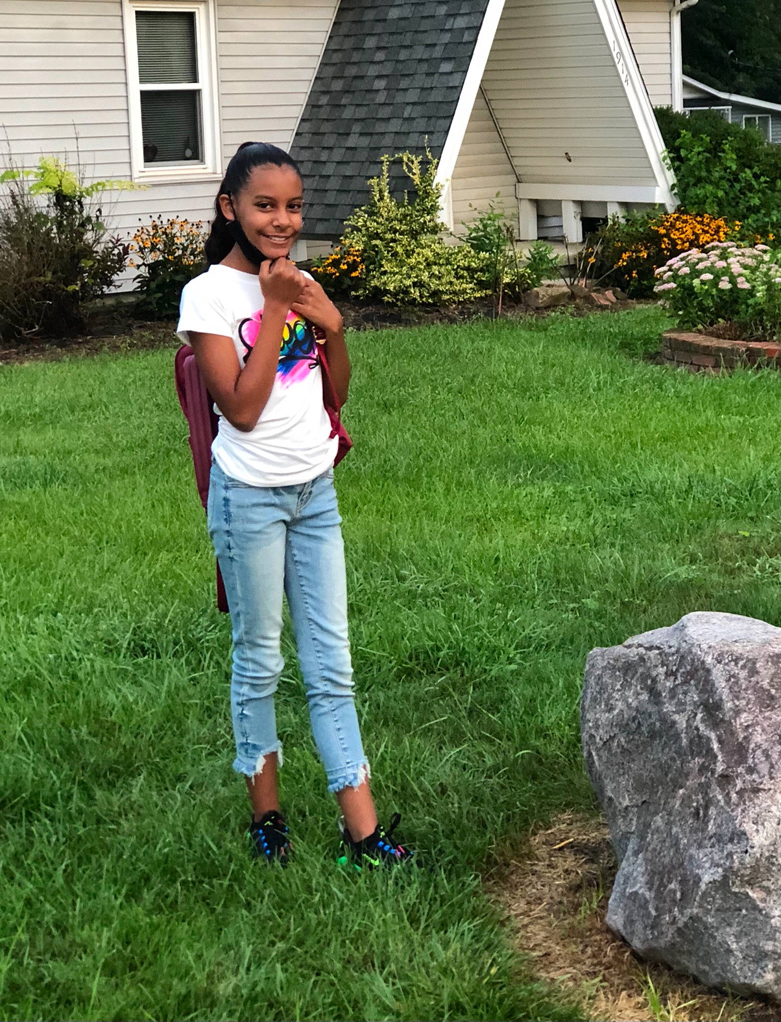 Nashia is registered to the contest to win money with this photo: fun, garden, grass, grass_family, grassland, groundcover, house, joy, landscape, lawn, leaf, leisure, people_in_nature, person, plant, recreation, shrub, summer, t_shirt, trunk