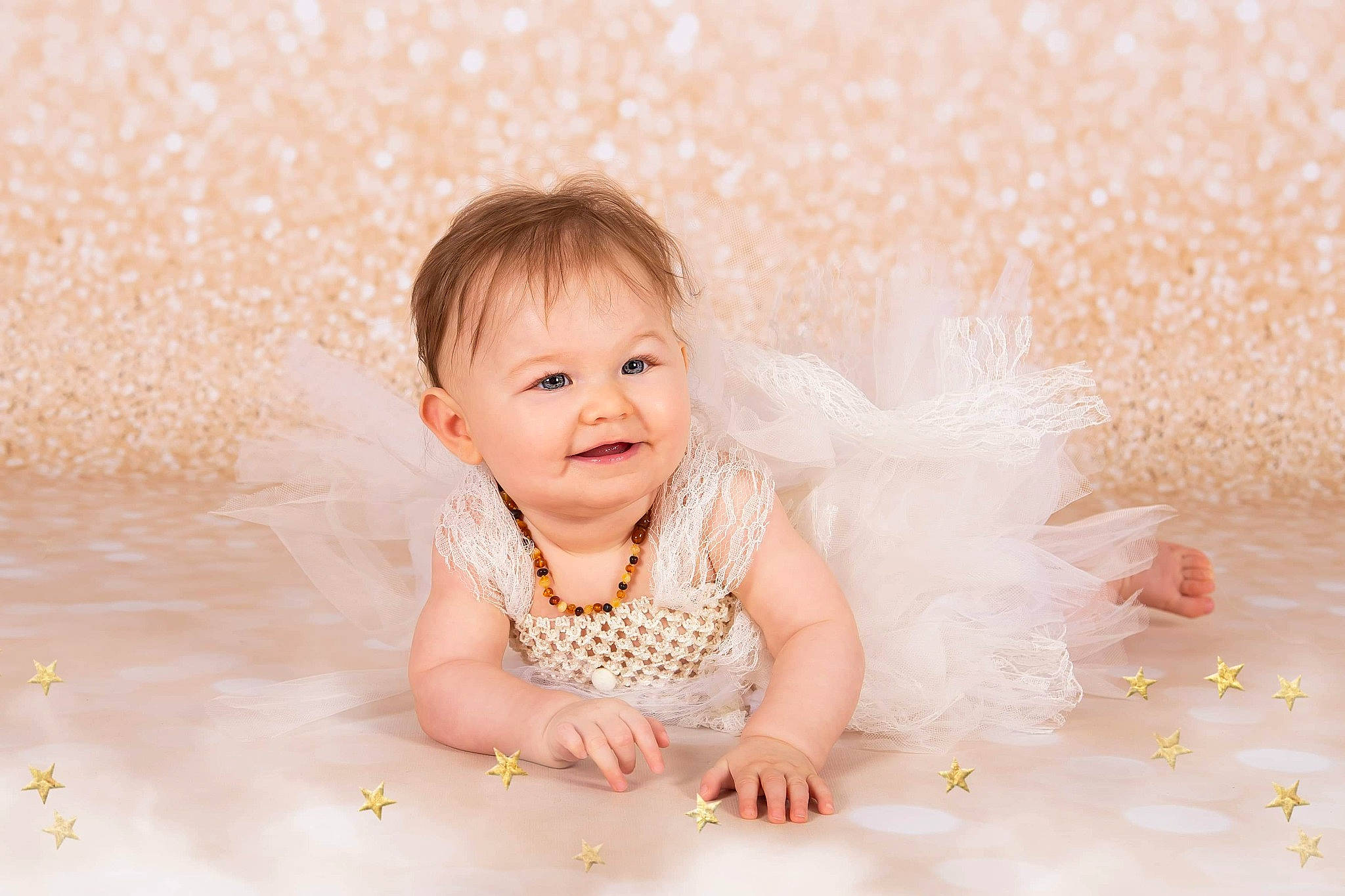 Leyna a rejoint le concours — aidez-le/la à gagner de superbes lots ! baby, cheek, child, face, fun, happy, person, photography, pink, portrait_photography, skin, smile, toddler, water