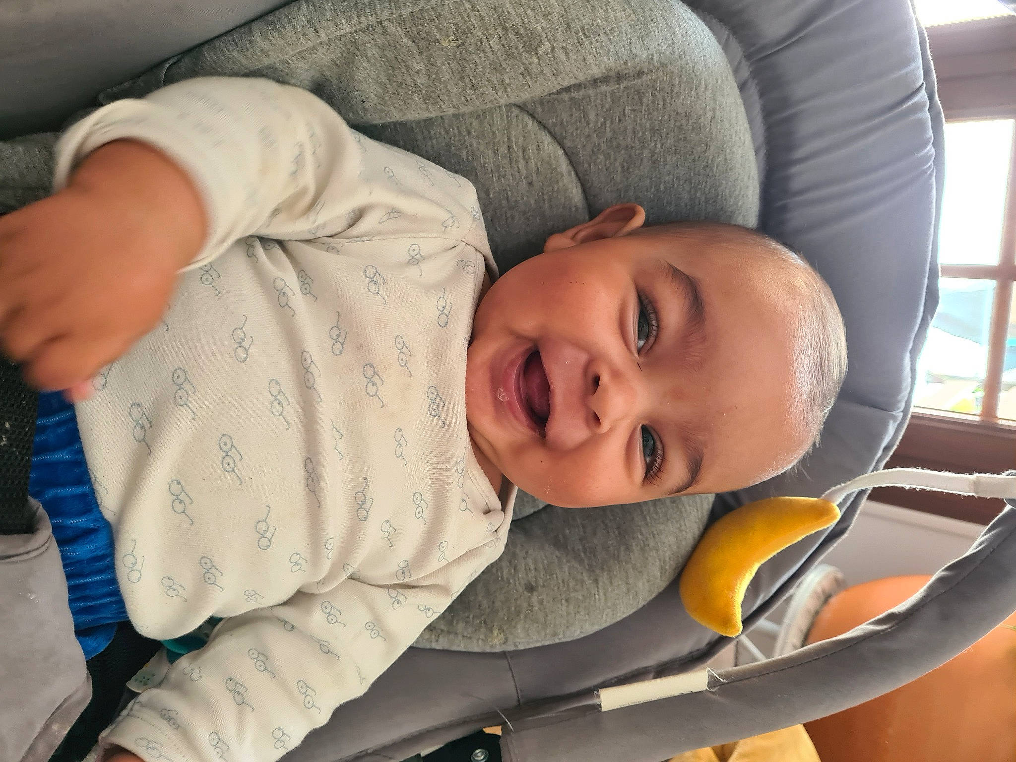 Rafi participe au concours pour gagner de l'argent avec cette photo : baby, baby_toddler_clothing, cheek, chin, comfort, eye, face, facial_expression, happy, head, human, lip, mammal, mouth, nose, person, product, skin, sleeve, smile