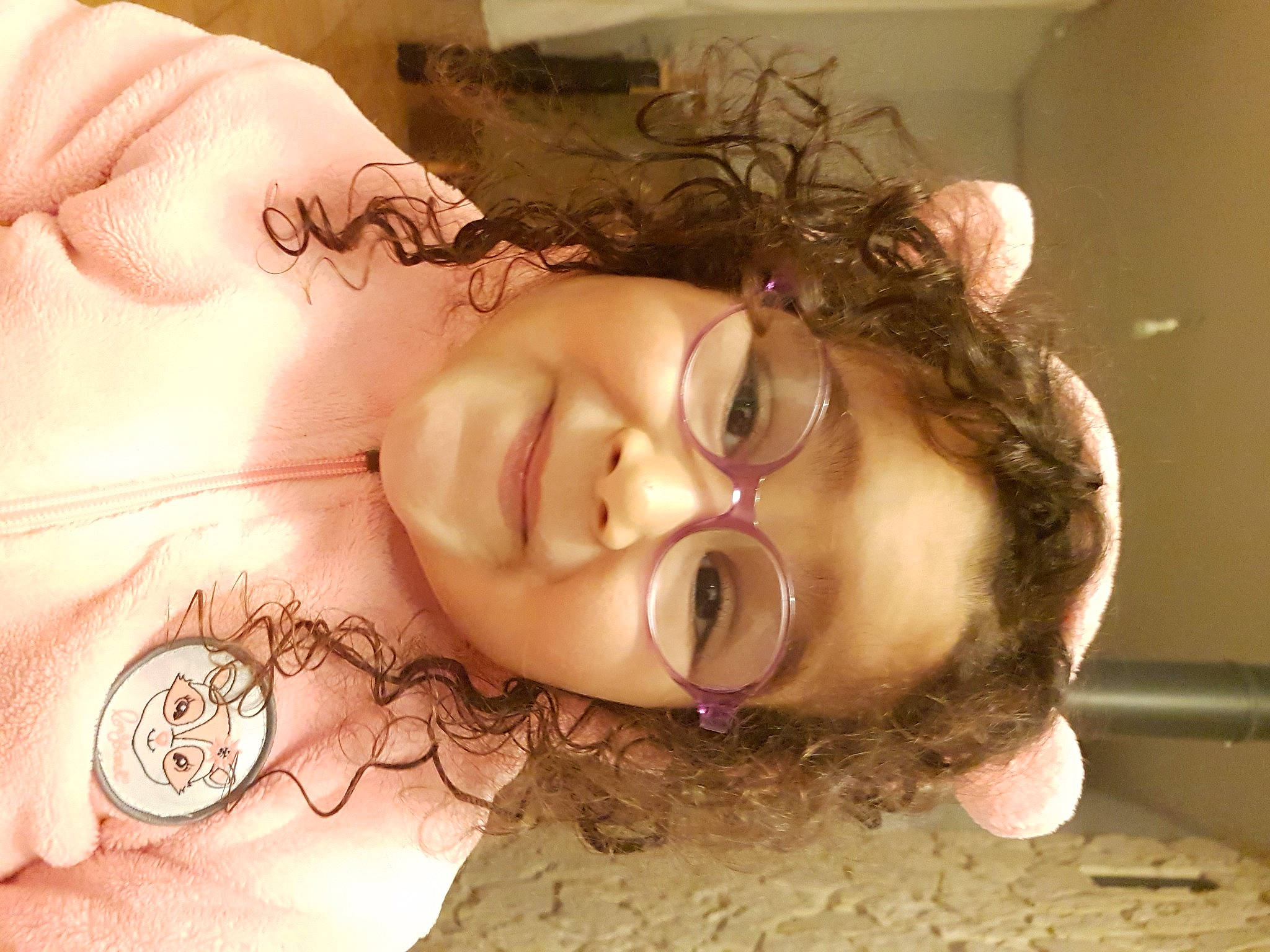 Louisa participe au concours pour gagner de l'argent avec cette photo : cheek, chest, ear, eye, eyebrow, eyelash, finger, forehead, glasses, happy, head, jaw, jewellery, joy, lip, mouth, neck, nose, person, skin