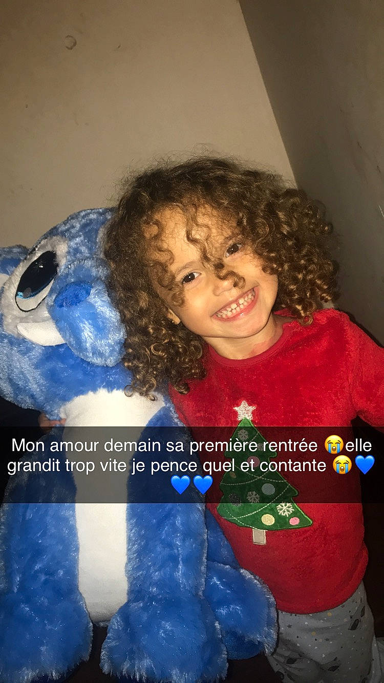 Neïla participe au concours pour gagner de l'argent avec cette photo : joy, person, smile