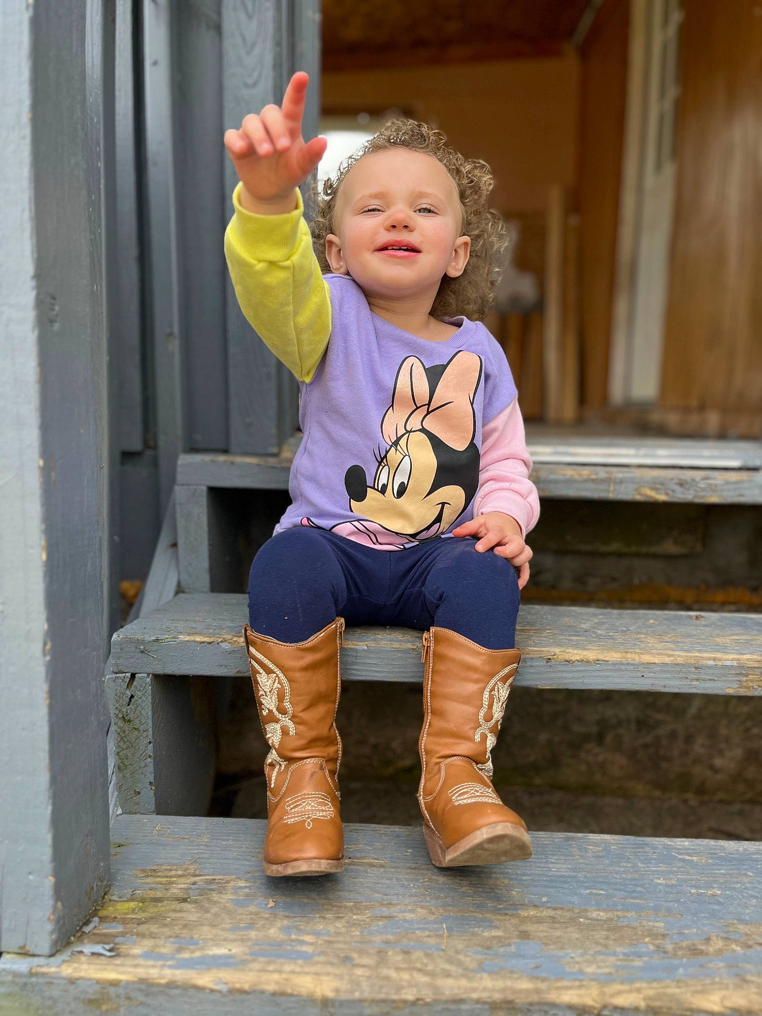 Aayla is registered to the contest to win money with this photo: blond, child, denim, eye, fawn, hand, happy, head, human_leg, joint, joy, knee, leg, leisure, person, sitting, sleeve, smile, thigh, toddler