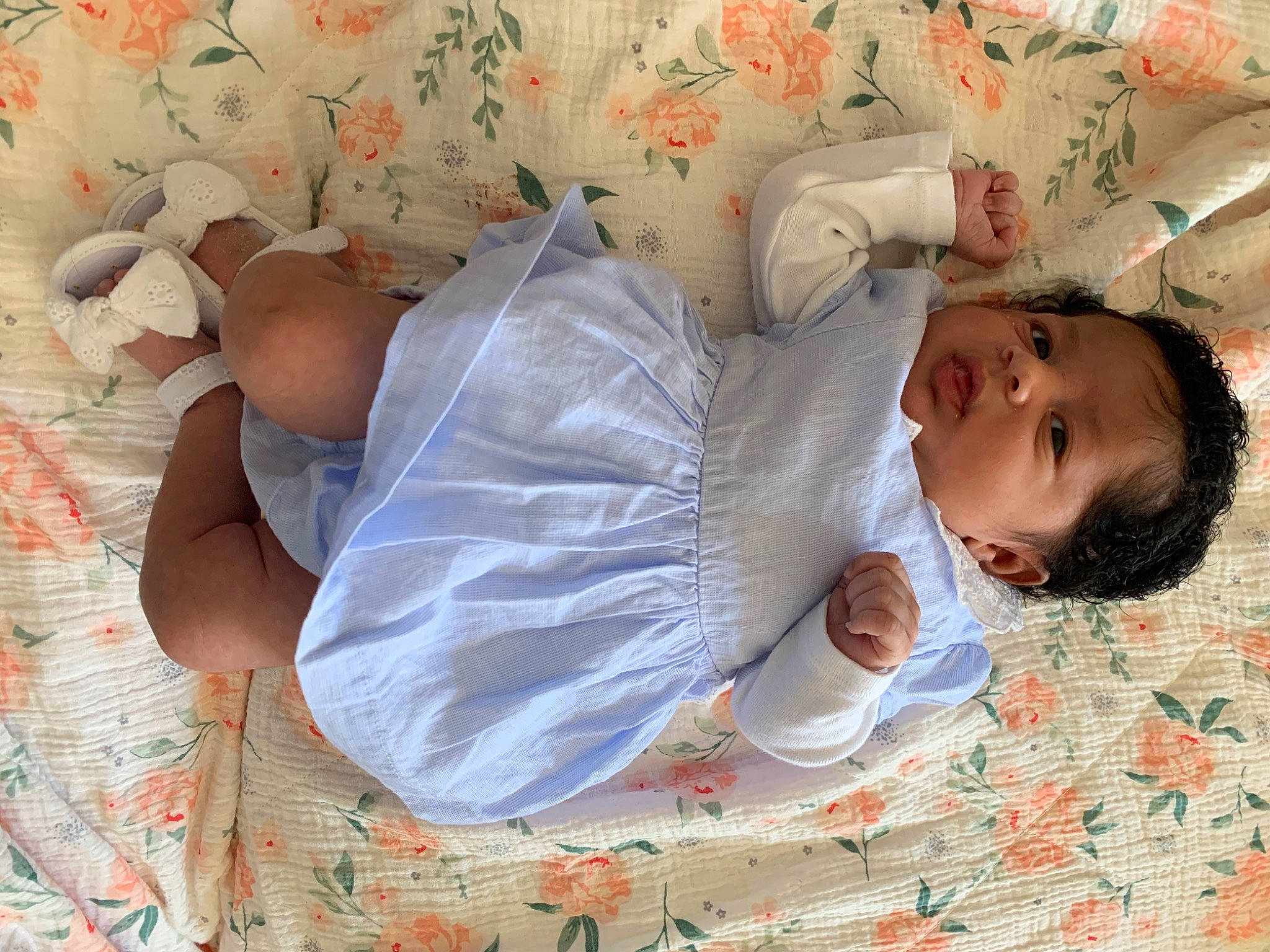 Seyana participe au concours pour gagner de l'argent avec cette photo : arm, baby, baby_products, baby_toddler_clothing, bed, bedding, bedtime, child, comfort, happy, linens, nap, pattern, person, room, sitting, skin, sleep, sleeve, textile