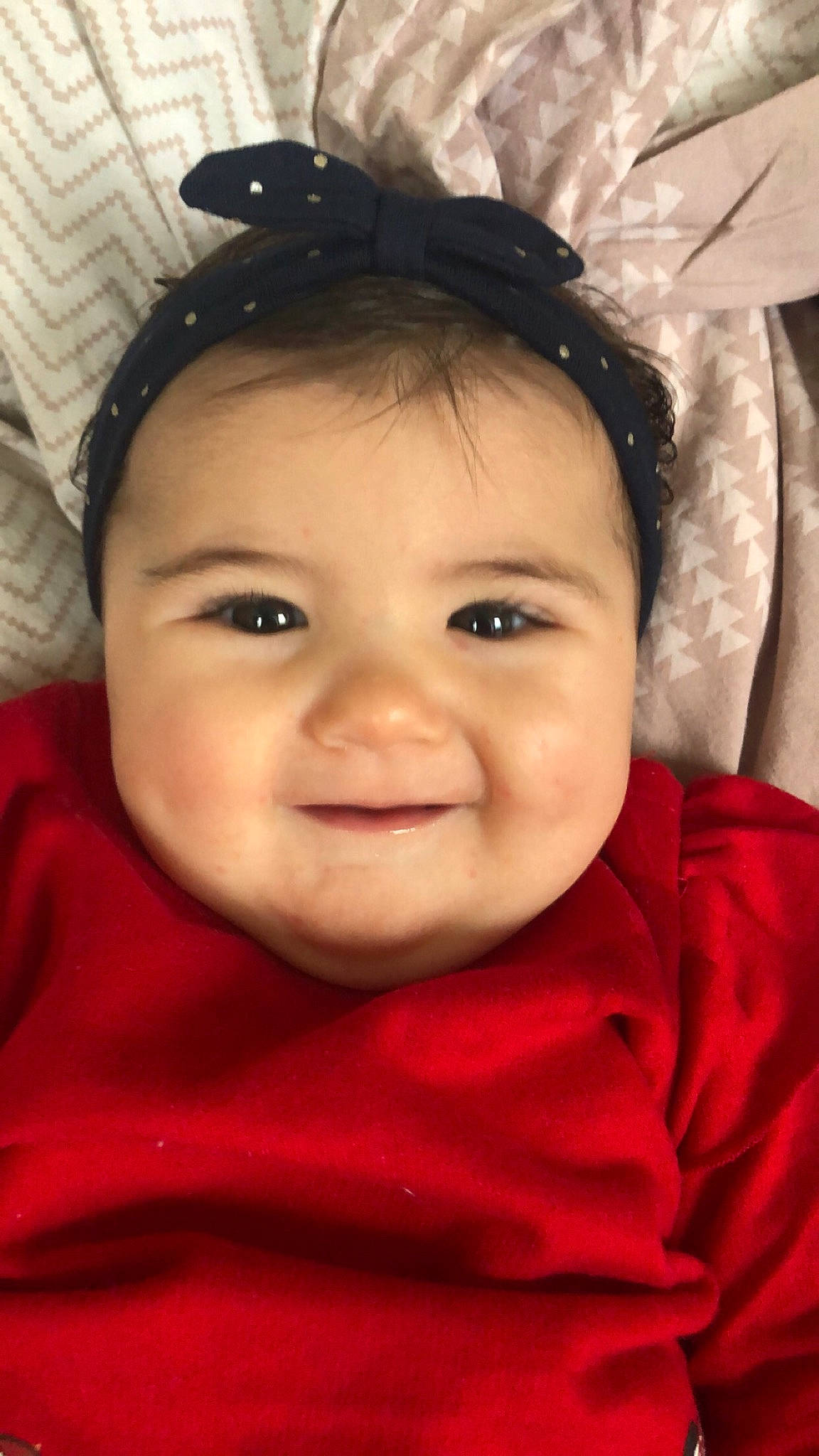 Hayden participe au concours pour gagner de l'argent avec cette photo : blue, cheek, eye, face, finger, fun, green, hair, hairstyle, head, human, human_body, joy, lip, people, person, product, room, skin, sleeve