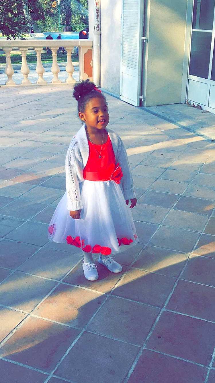 Lina a rejoint le concours — aidez-le/la à gagner de superbes lots ! child, joy, person, pink, smile, snapshot, toddler, vacation