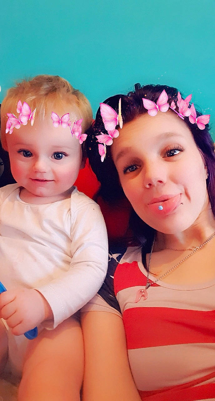 Matthys participe au concours pour gagner de l'argent avec cette photo : baby_toddler_clothing, cheek, child, chin, eye, eyebrow, eyelash, face, forehead, hair_accessory, headband, headgear, headpiece, iris, joy, lip, mouth, person, photography, pink